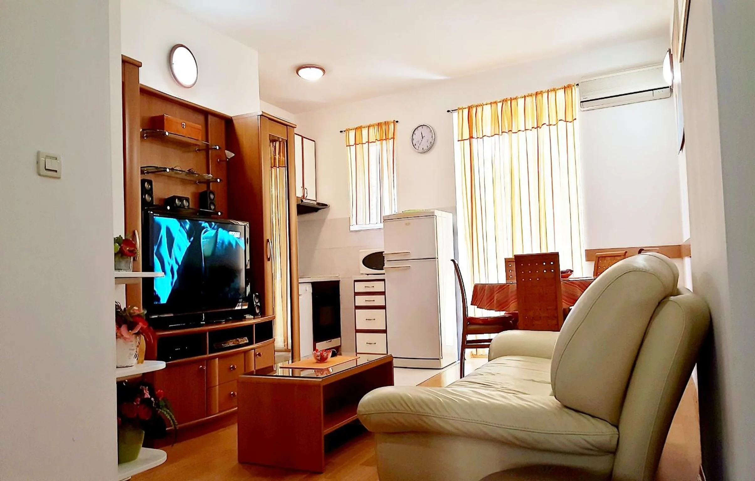 Kitchen or kitchenette in Klarina Apartments