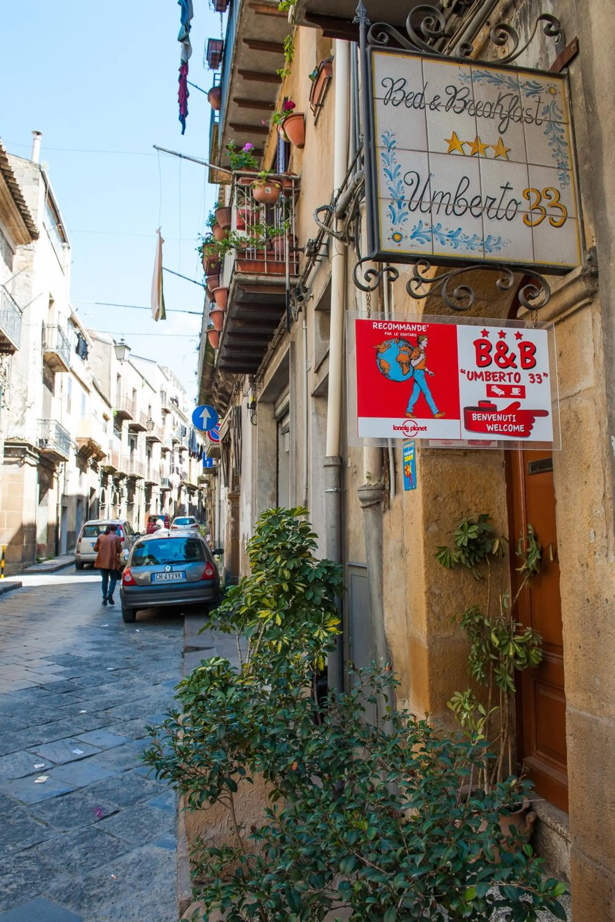 Facade/entrance in Umberto 33