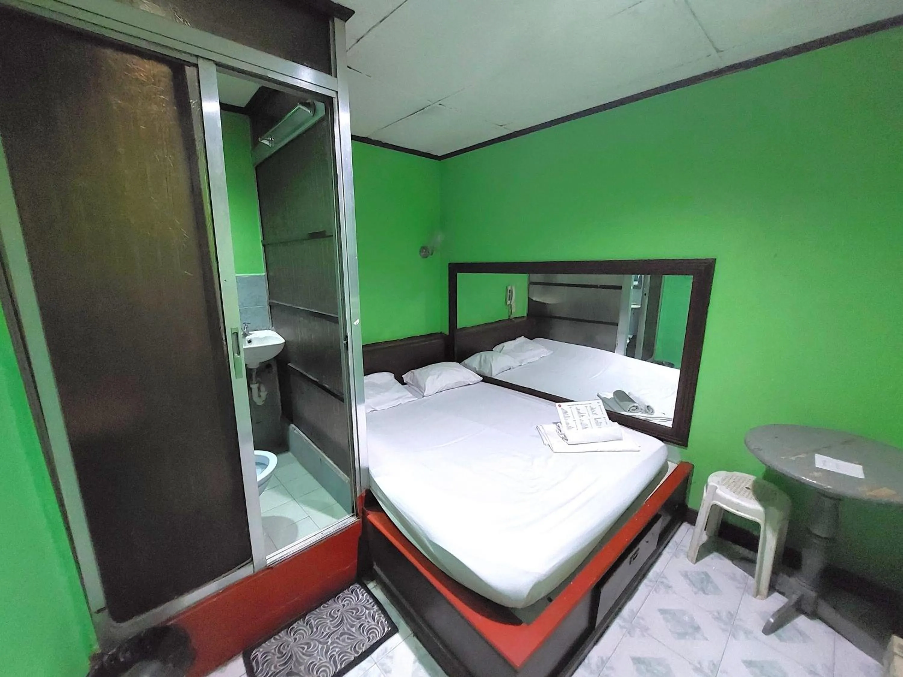 Bedroom, Bed in MCT Hotel