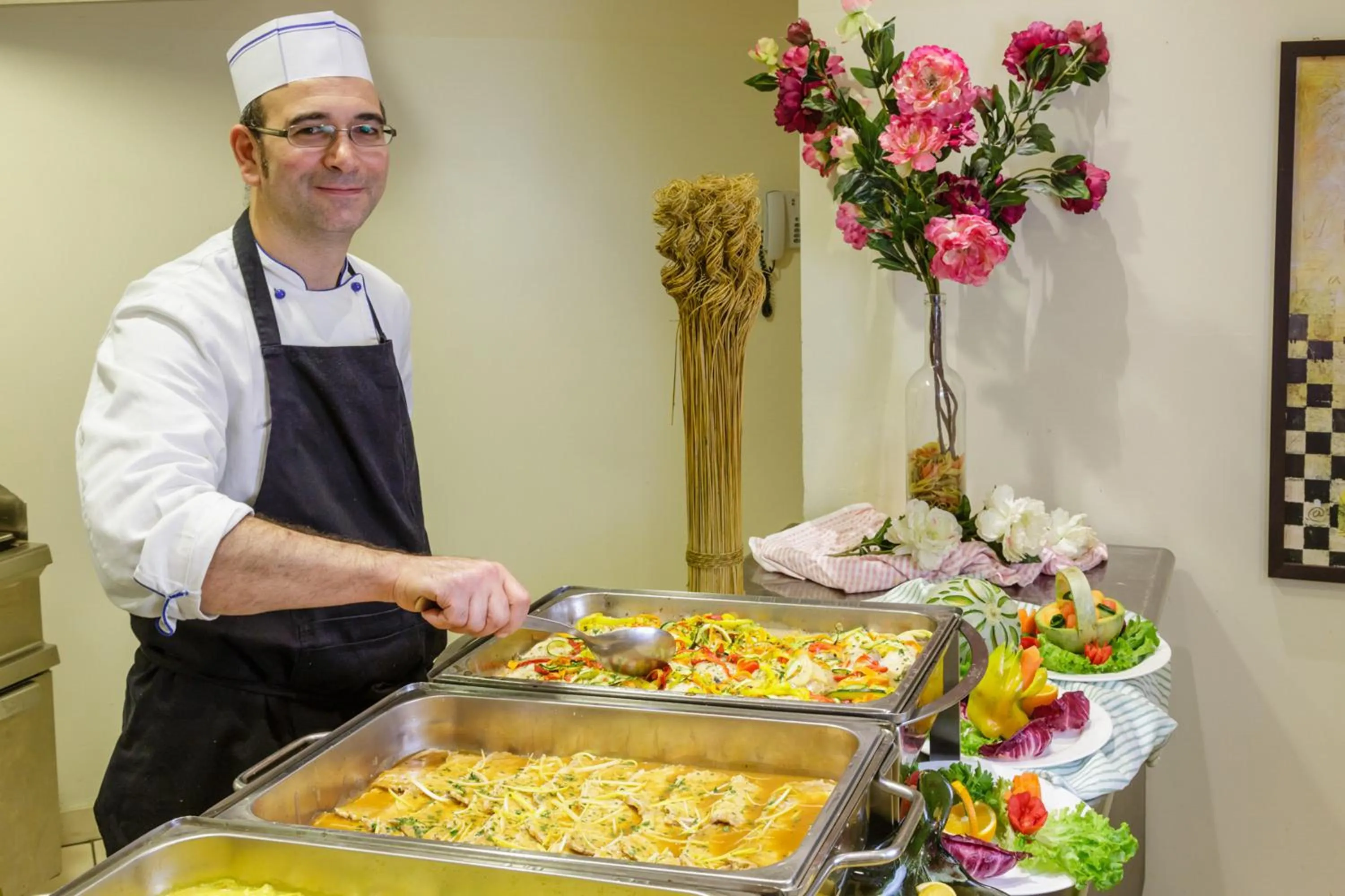 Restaurant/places to eat in Residence Eden