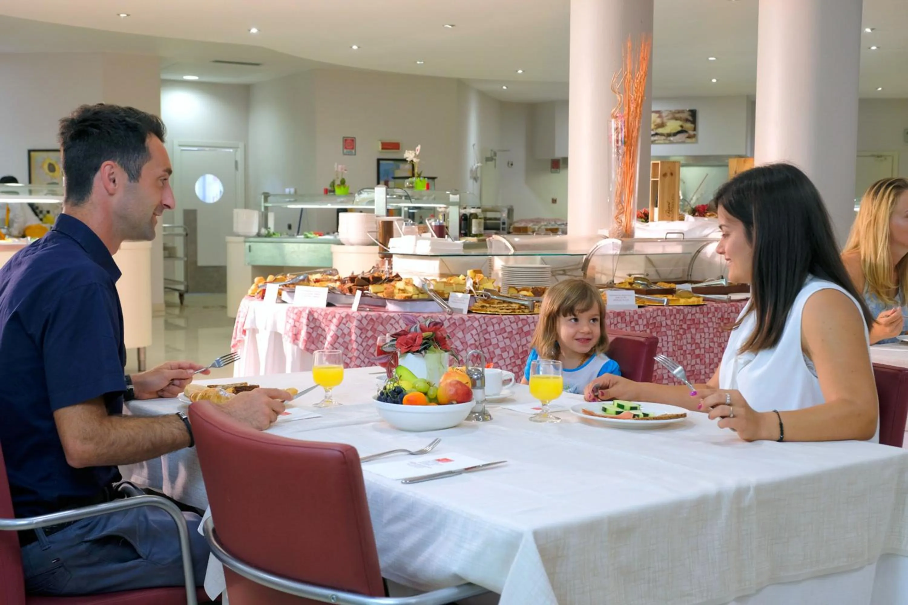 Restaurant/places to eat in Residence Eden