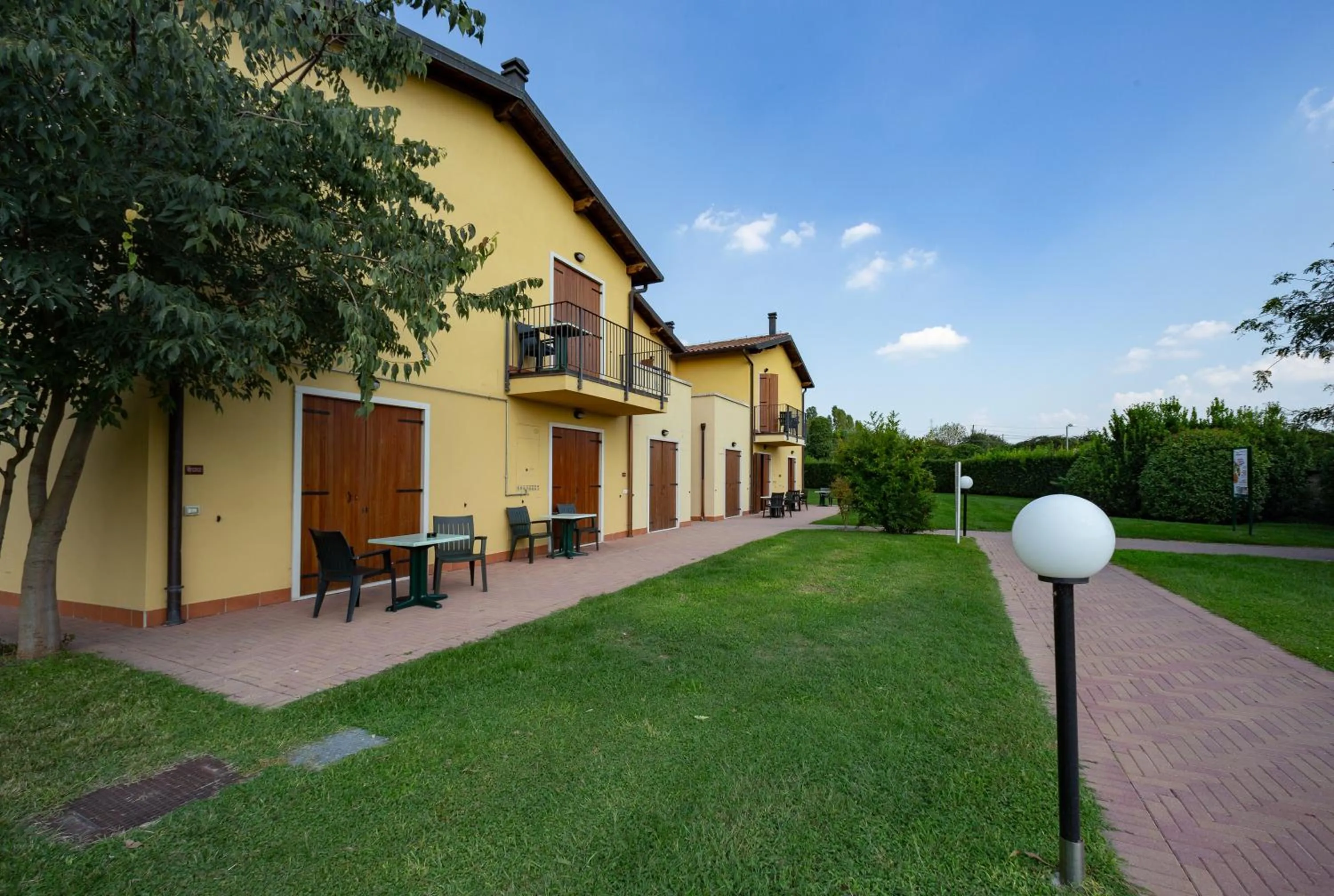 Facade/entrance in Residence Eden