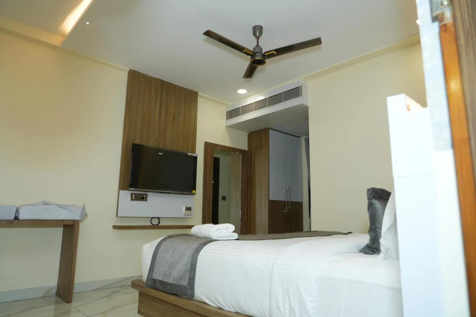 Hotel Phoenix Grand