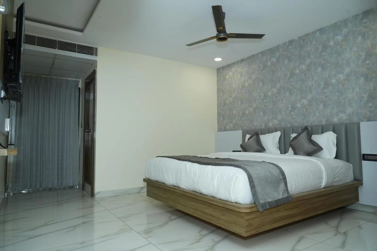 Hotel Phoenix Grand