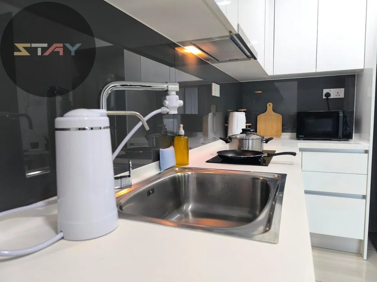 Almas Couple Urban Retreat Puteri Harbour BySTAY