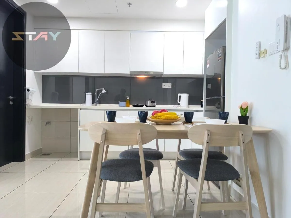 Almas Couple Urban Retreat Puteri Harbour BySTAY