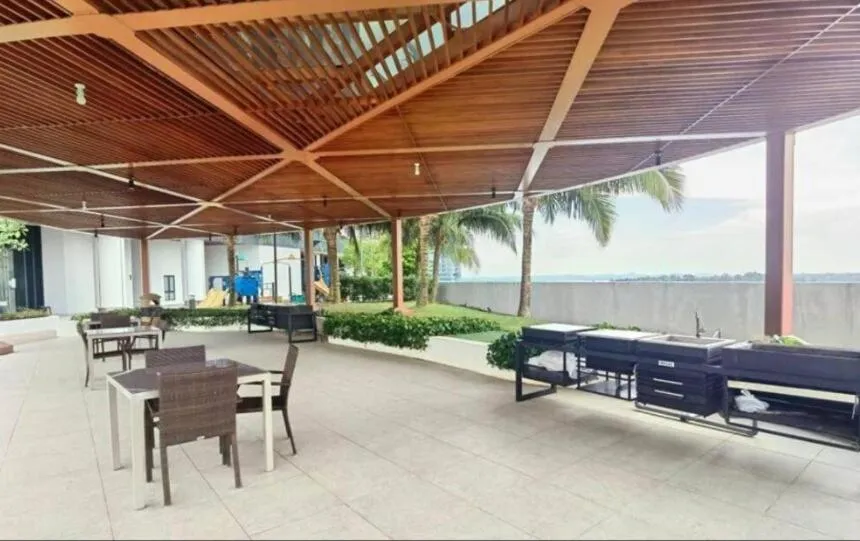 Almas Couple Urban Retreat Puteri Harbour BySTAY