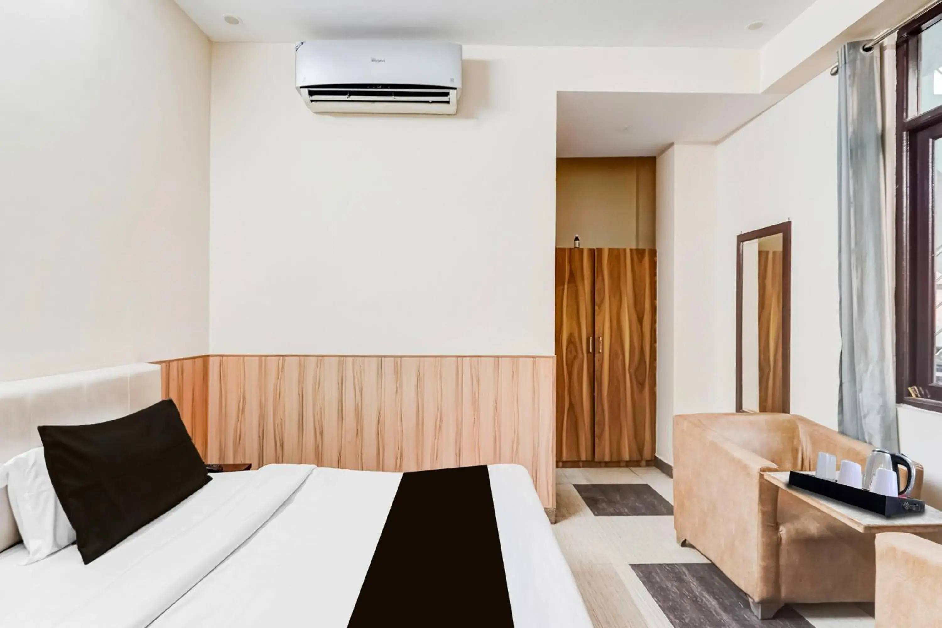 Standard Double Room - single occupancy in Collection O Rispana Pul Dehradun Formerly Hotel Square 1 Standard Double Room - single occupancy in Collection O Rispana Pul Dehradun Formerly Hotel Square 1