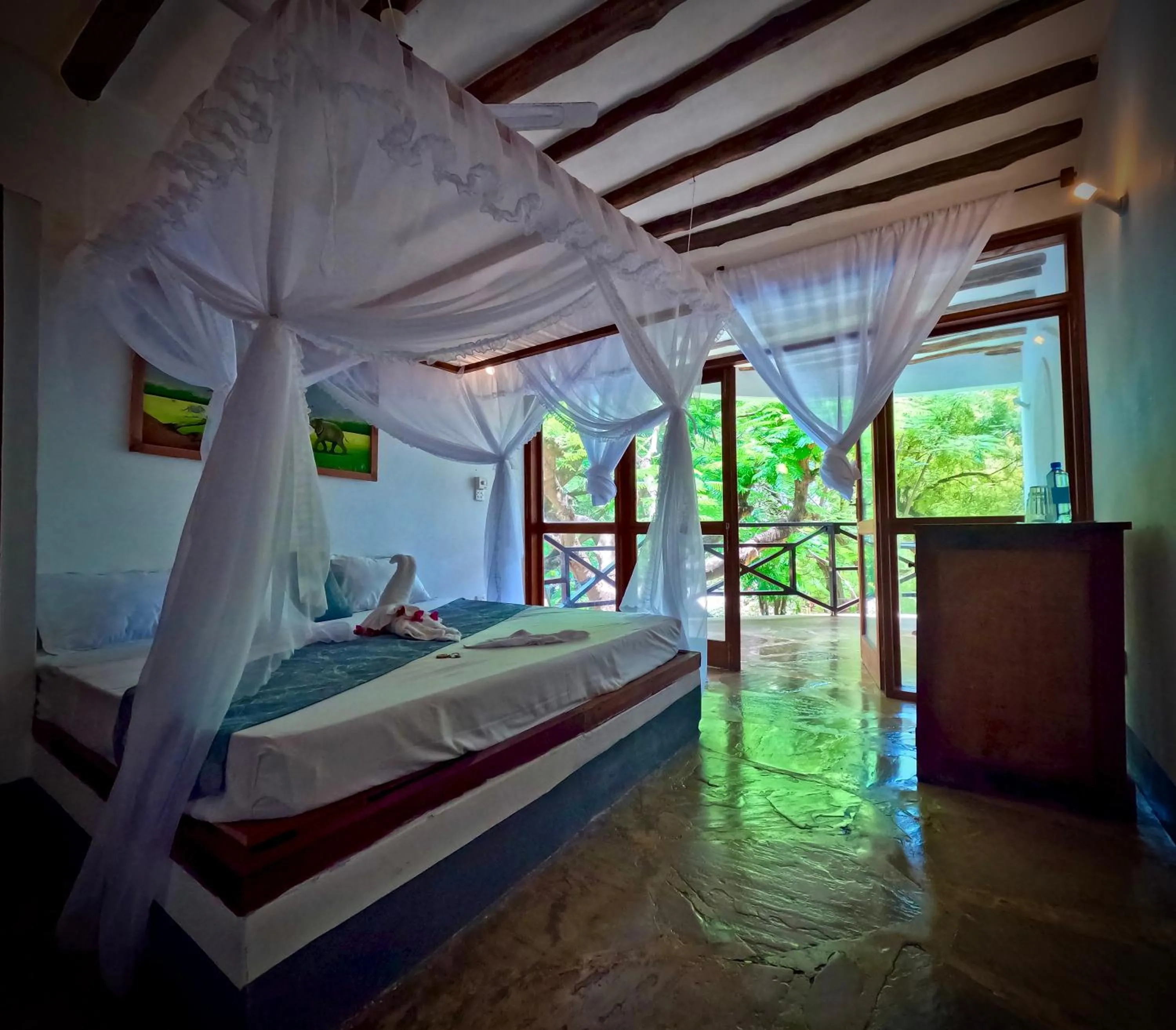 Bed in Silver Rock Boutique Resort by Mokawa - Hotel & Apartments