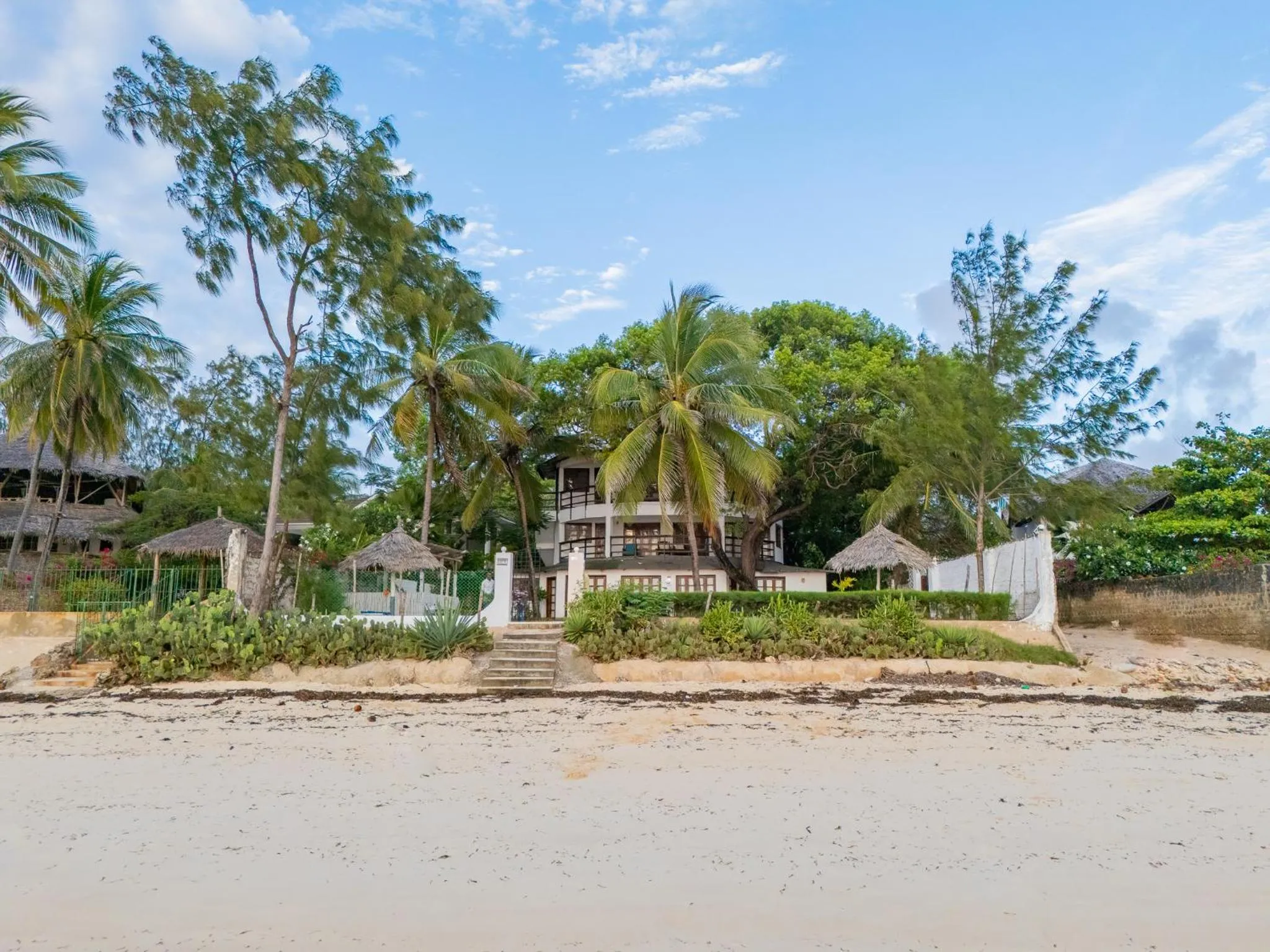 Beach in Silver Rock Boutique Resort by Mokawa - Hotel & Apartments