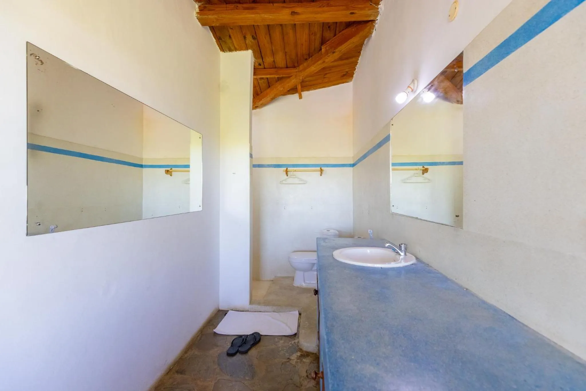 Shower in Silver Rock Boutique Resort by Mokawa - Hotel & Apartments