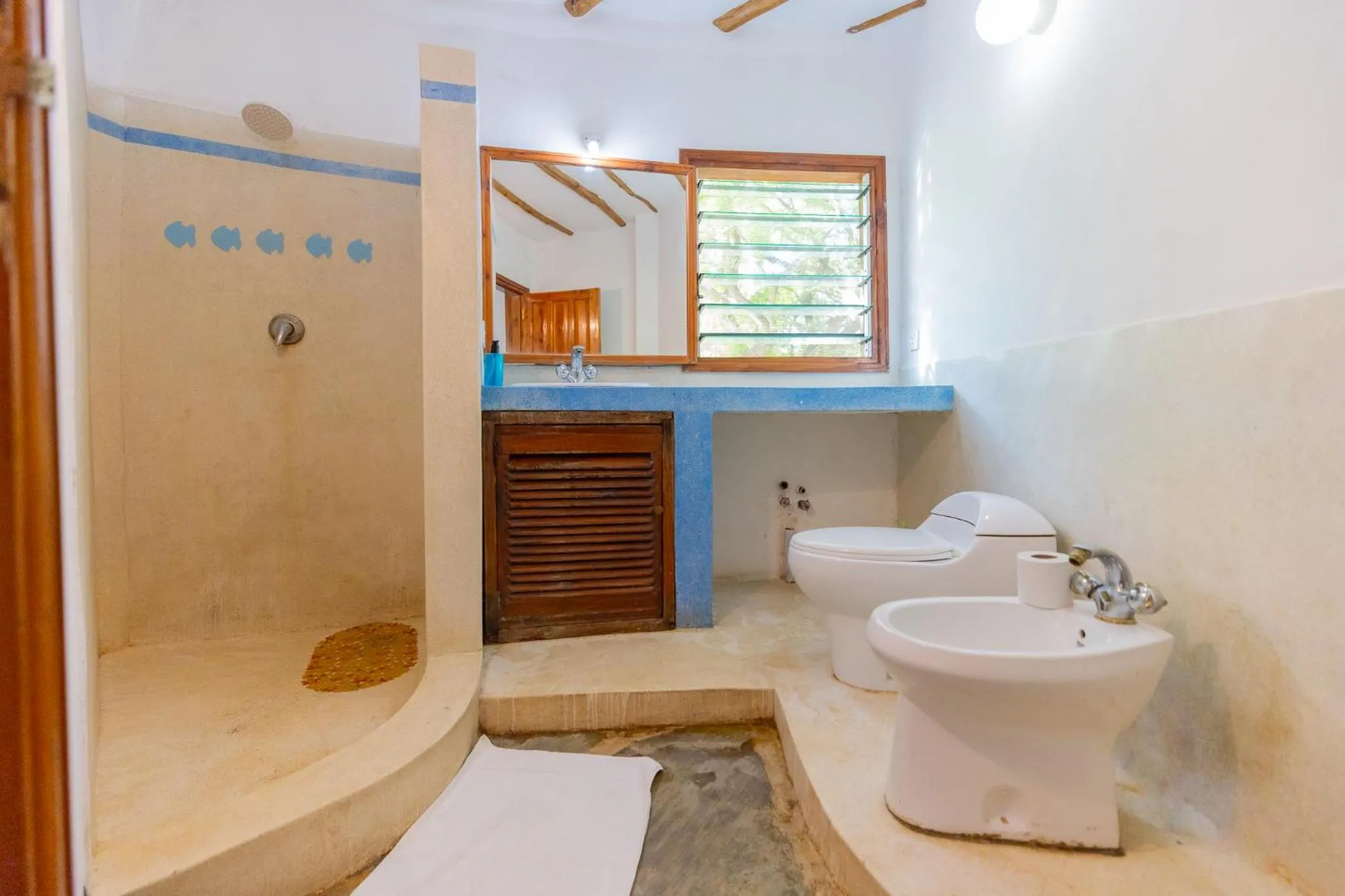 Toilet in Silver Rock Boutique Resort by Mokawa - Hotel & Apartments