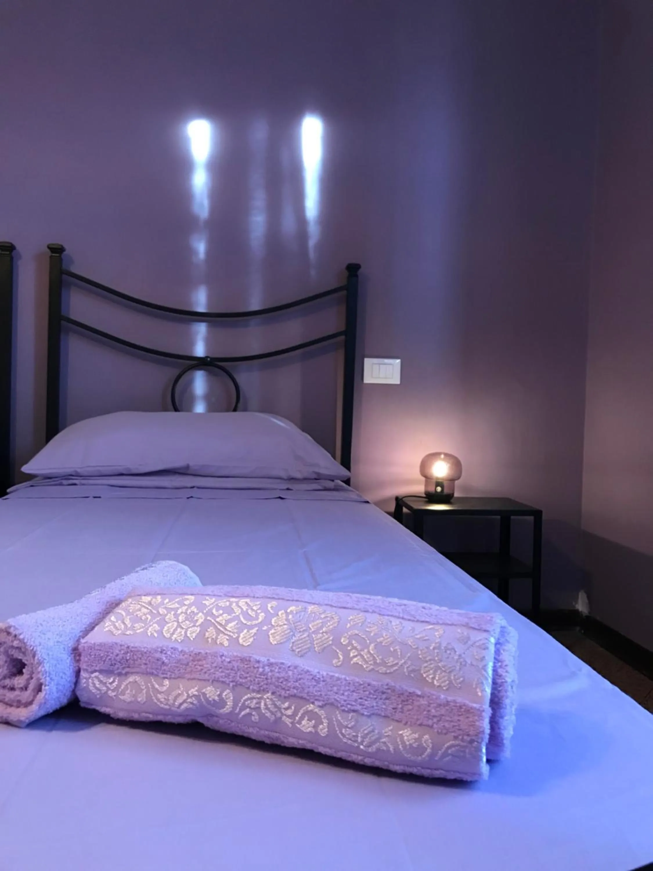 Bed in Le sorelle gemelle B&B