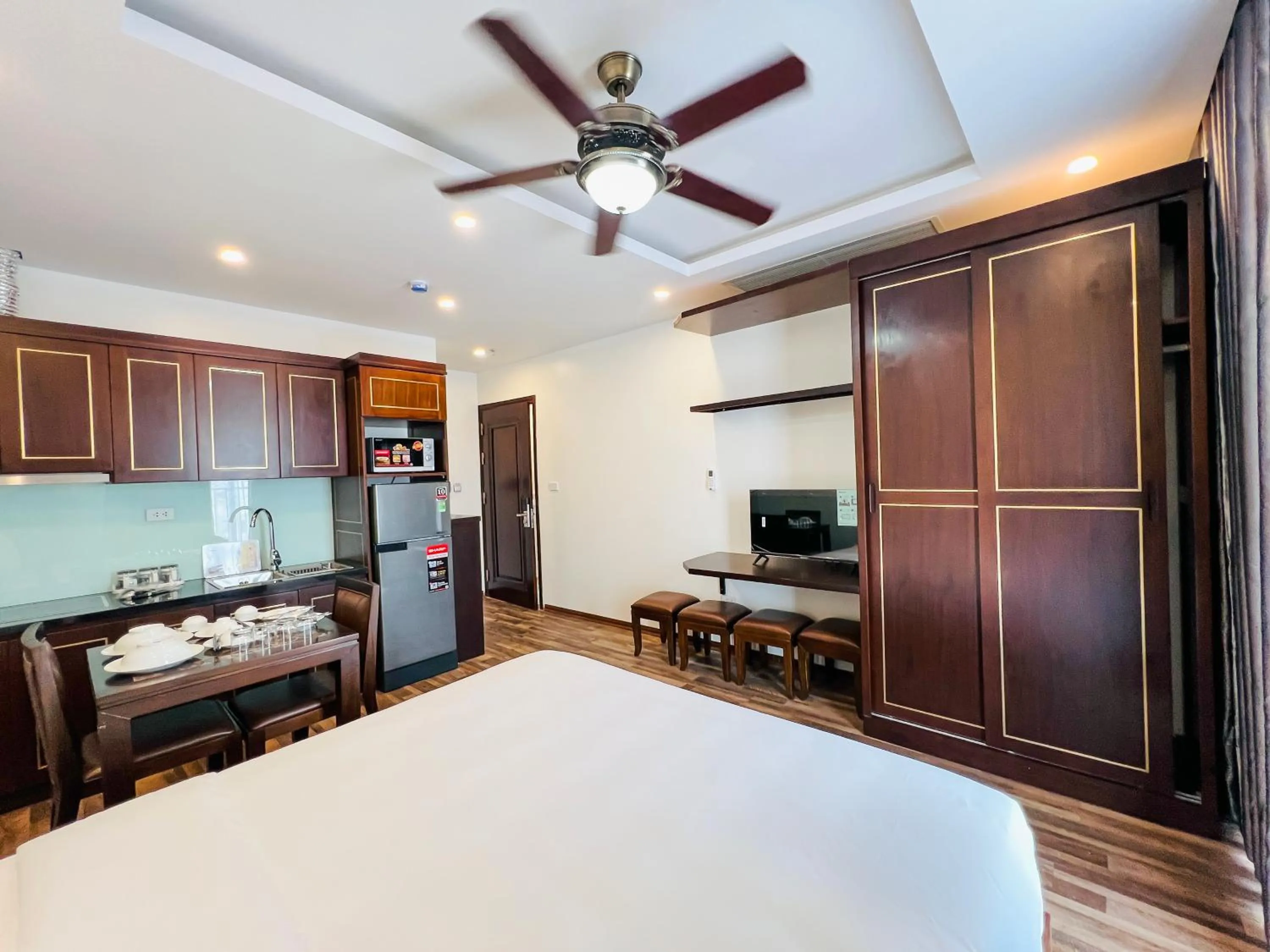 Kitchen or kitchenette, Bed in Hanoi Apartment