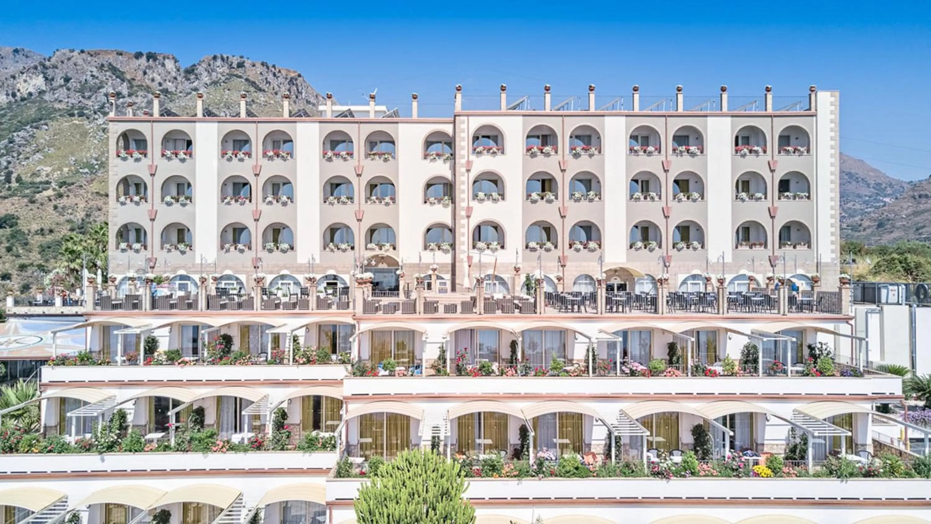Property building in Hotel Olimpo le Terrazze