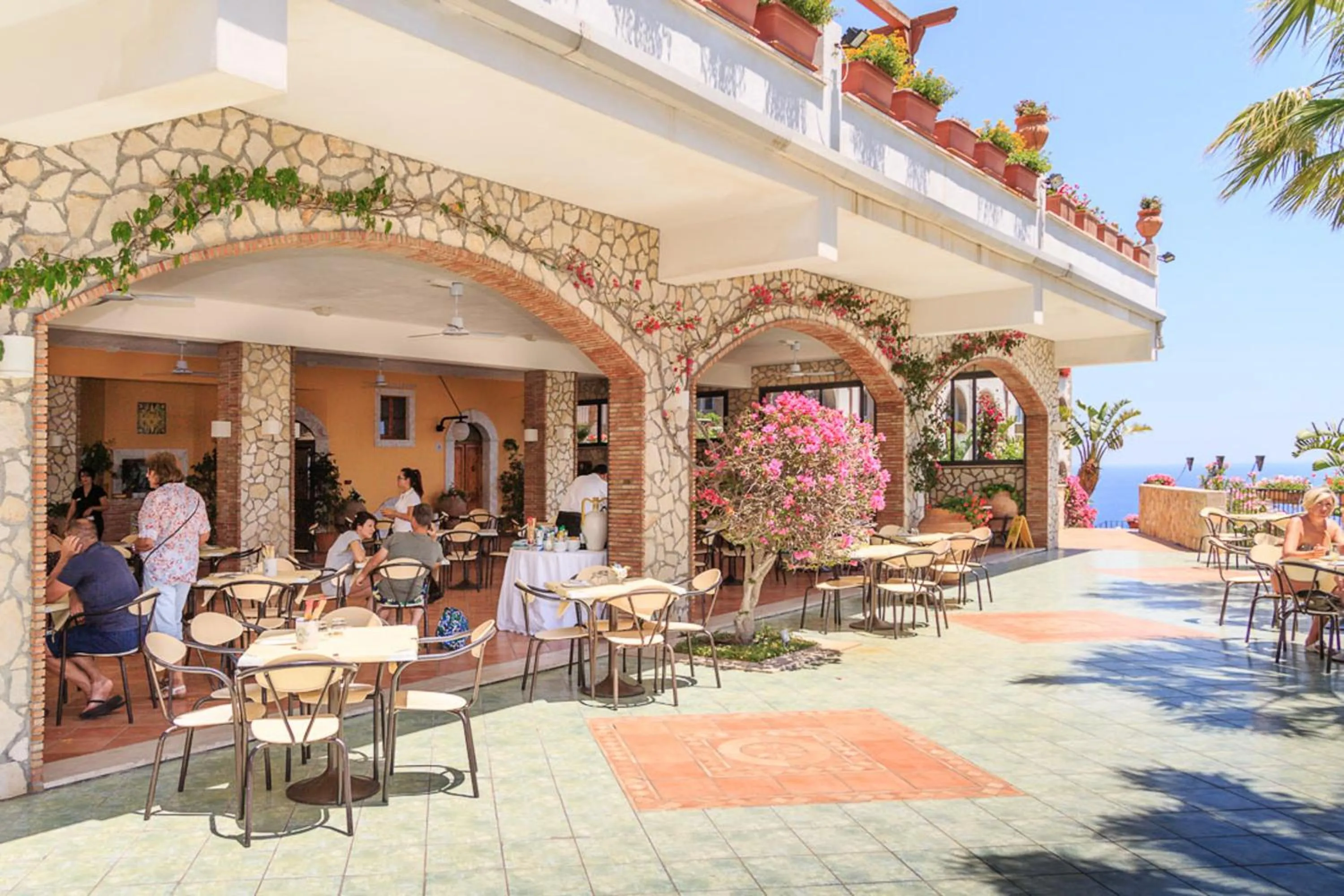 Restaurant/places to eat in Hotel Olimpo le Terrazze