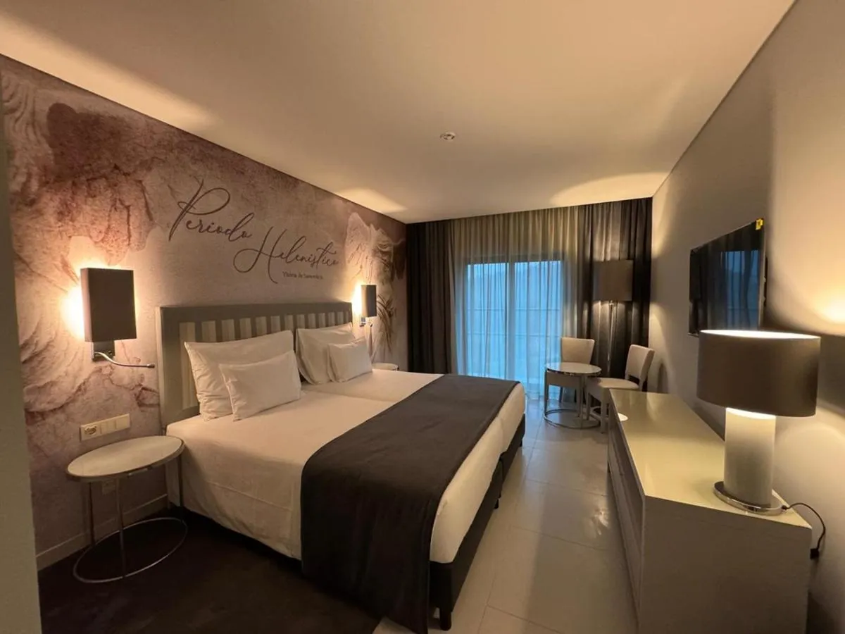 Bedroom, Bed in Vila Gale Collection Ponte de Lima