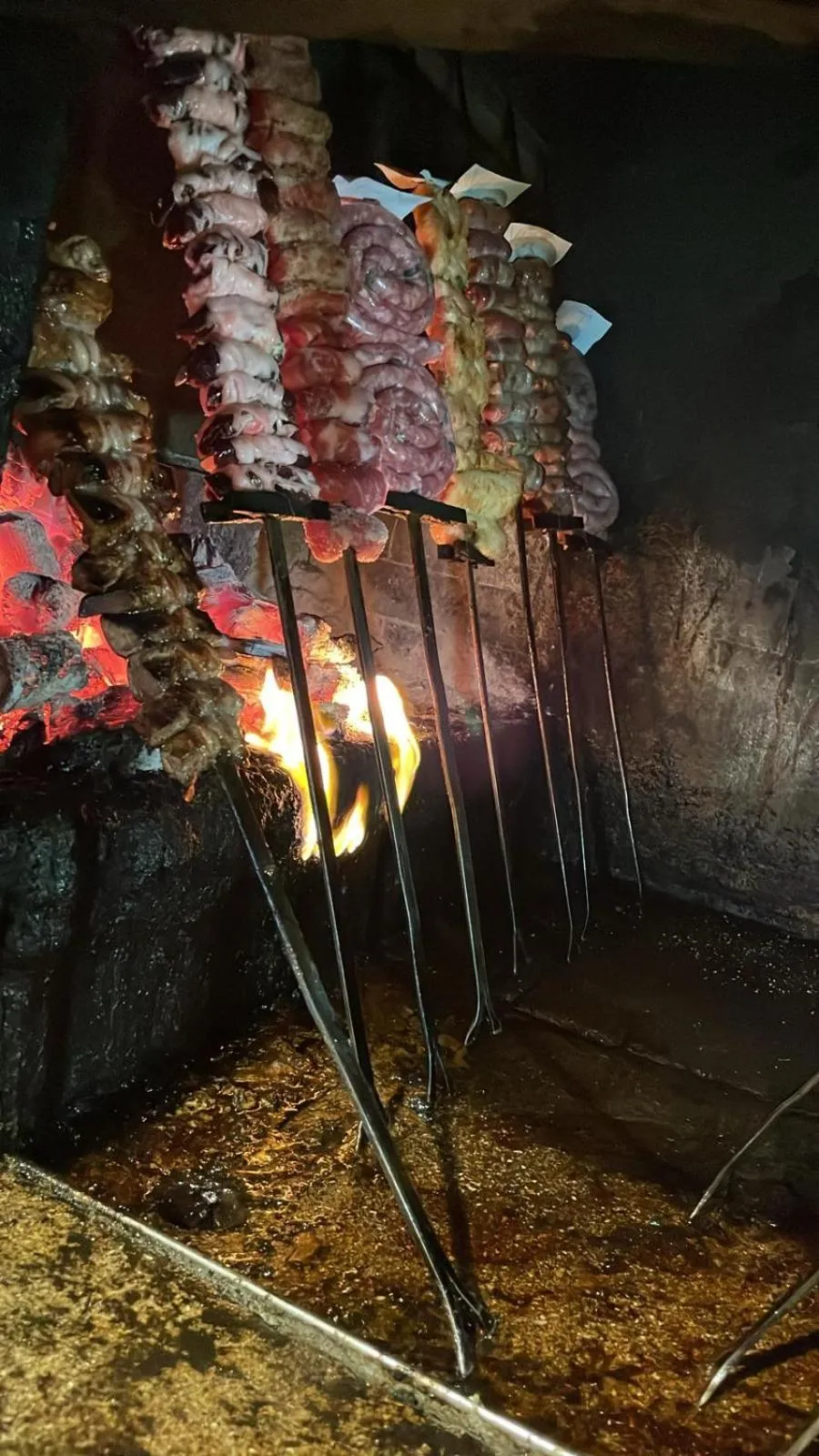 Restaurant/places to eat in Villa Caramia