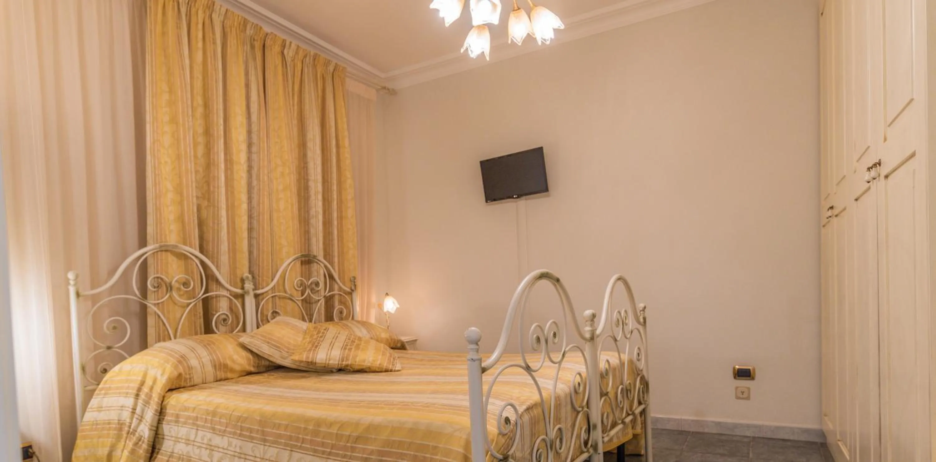 Bed in Villa Caramia