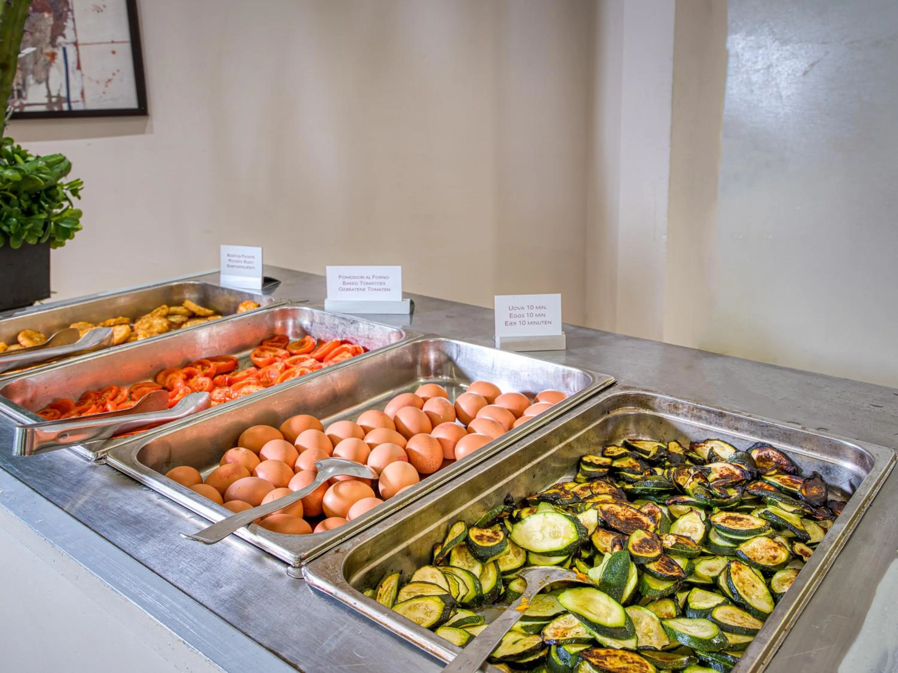 Restaurant/places to eat in Parc Hotel