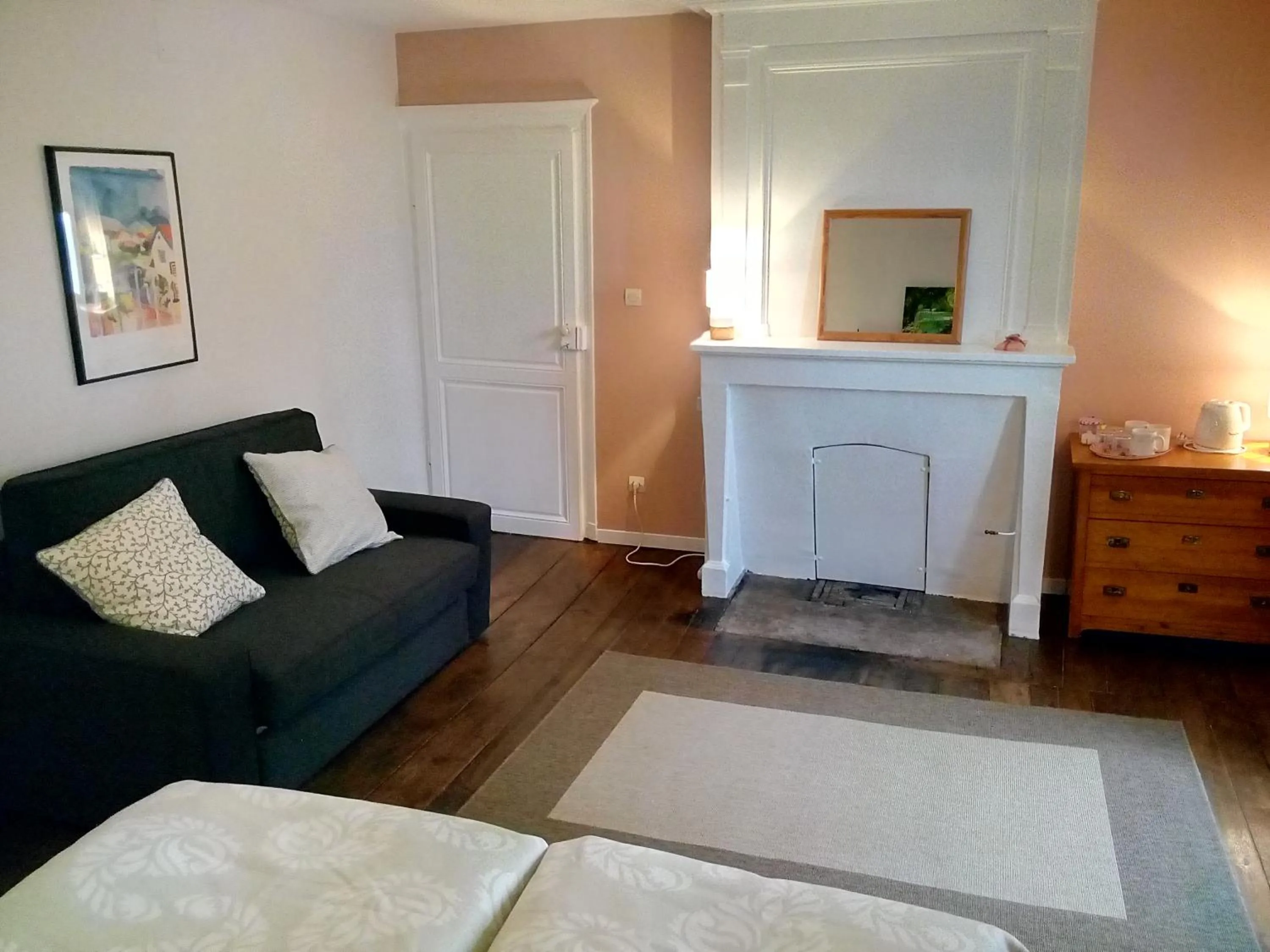 Photo of the whole room in Moulin de la Fleuristerie