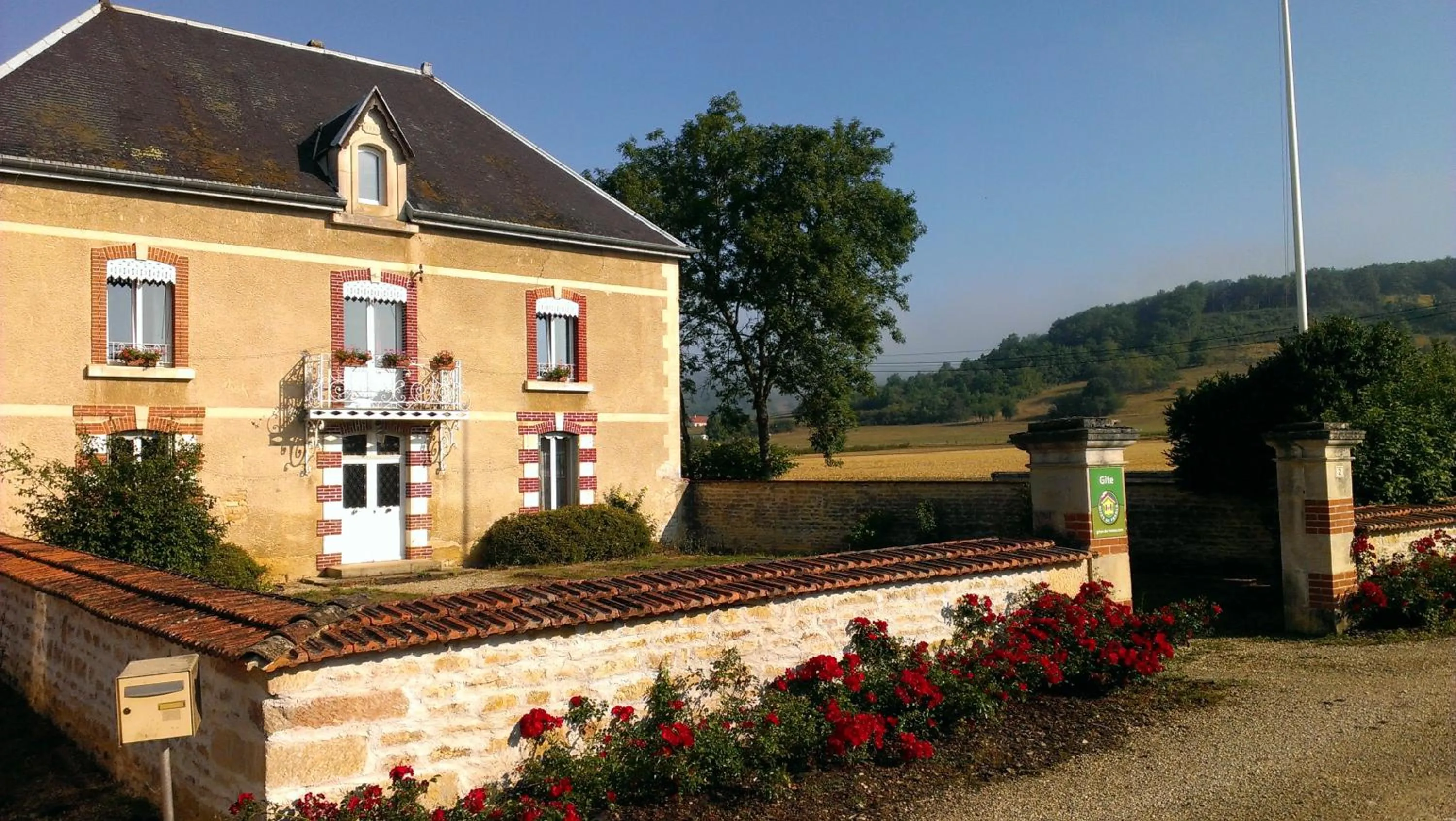Street view in Moulin de la Fleuristerie