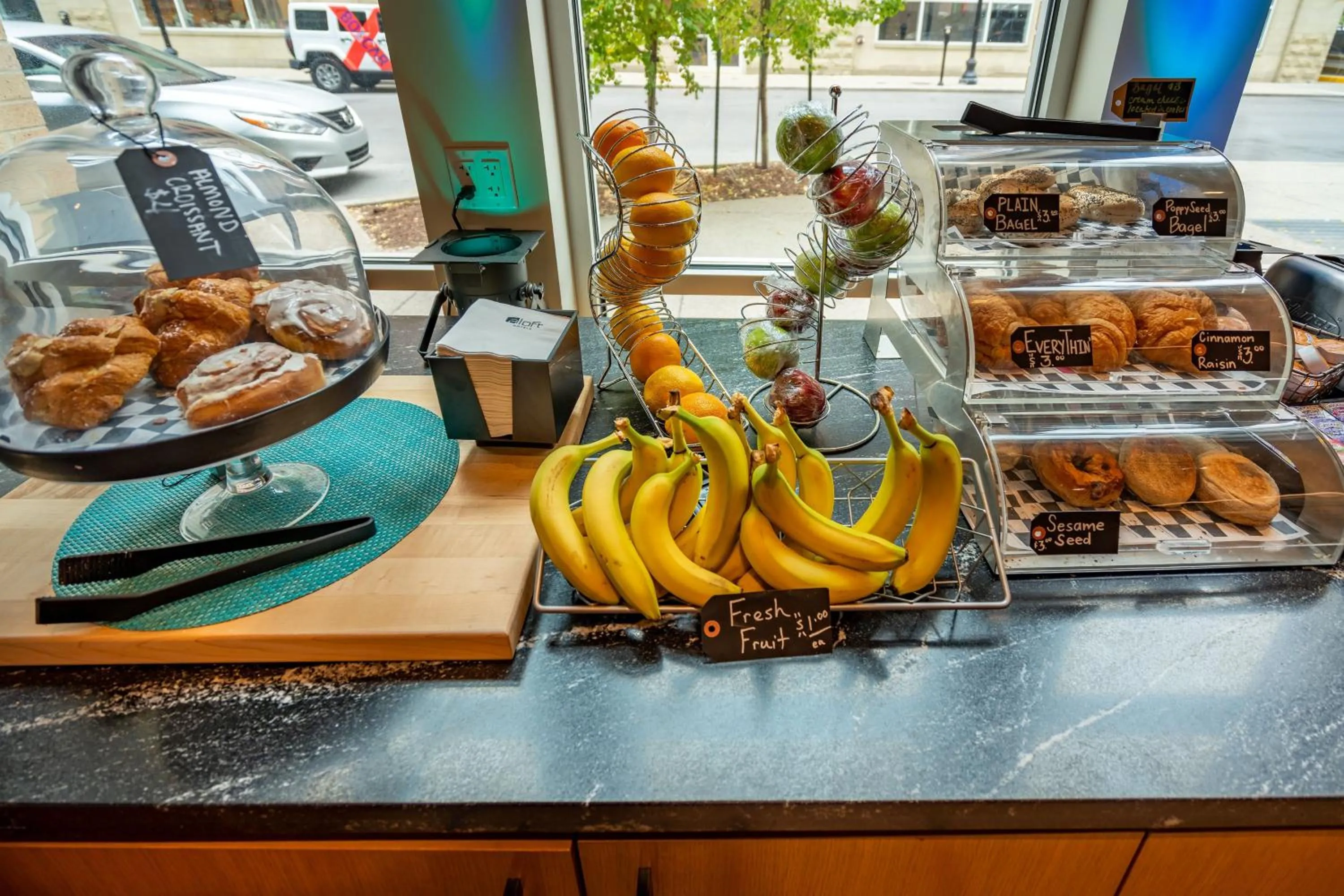 Restaurant/places to eat in Aloft Louisville Downtown