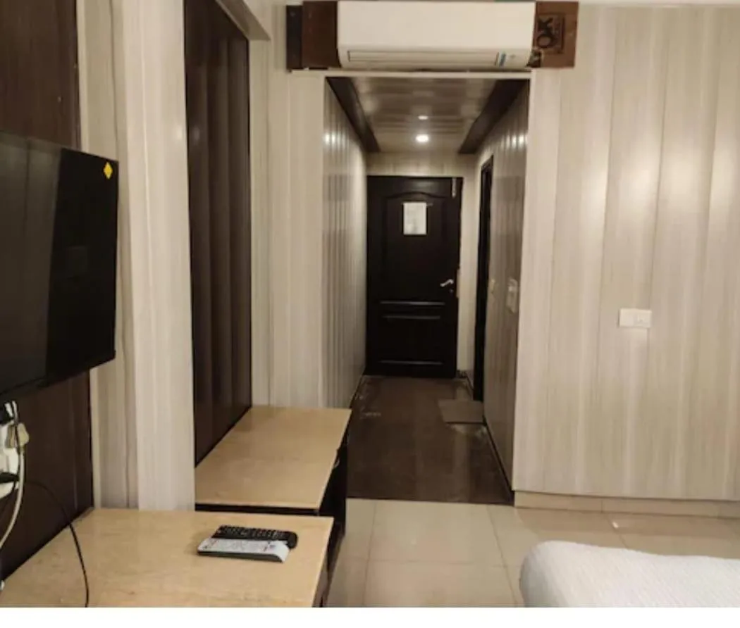 Bed in Hotel R S Residency