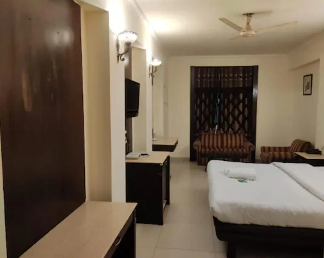 Bed in Hotel R S Residency