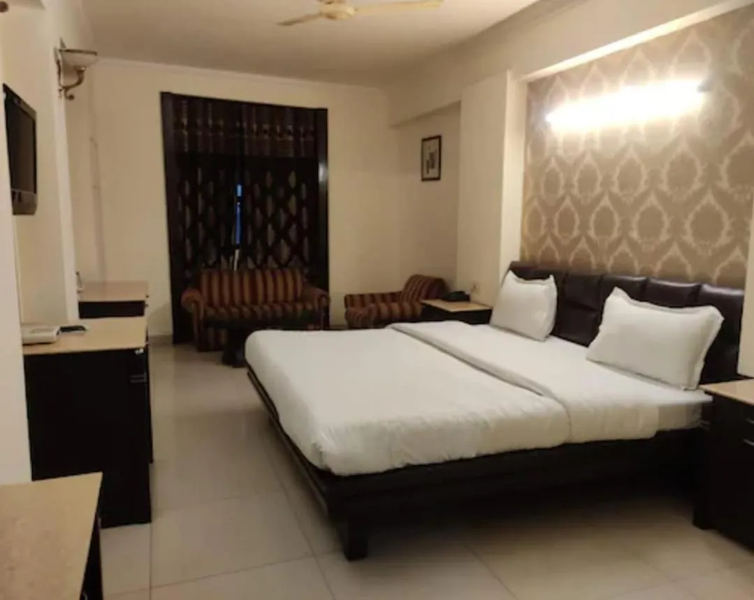 Bed in Hotel R S Residency