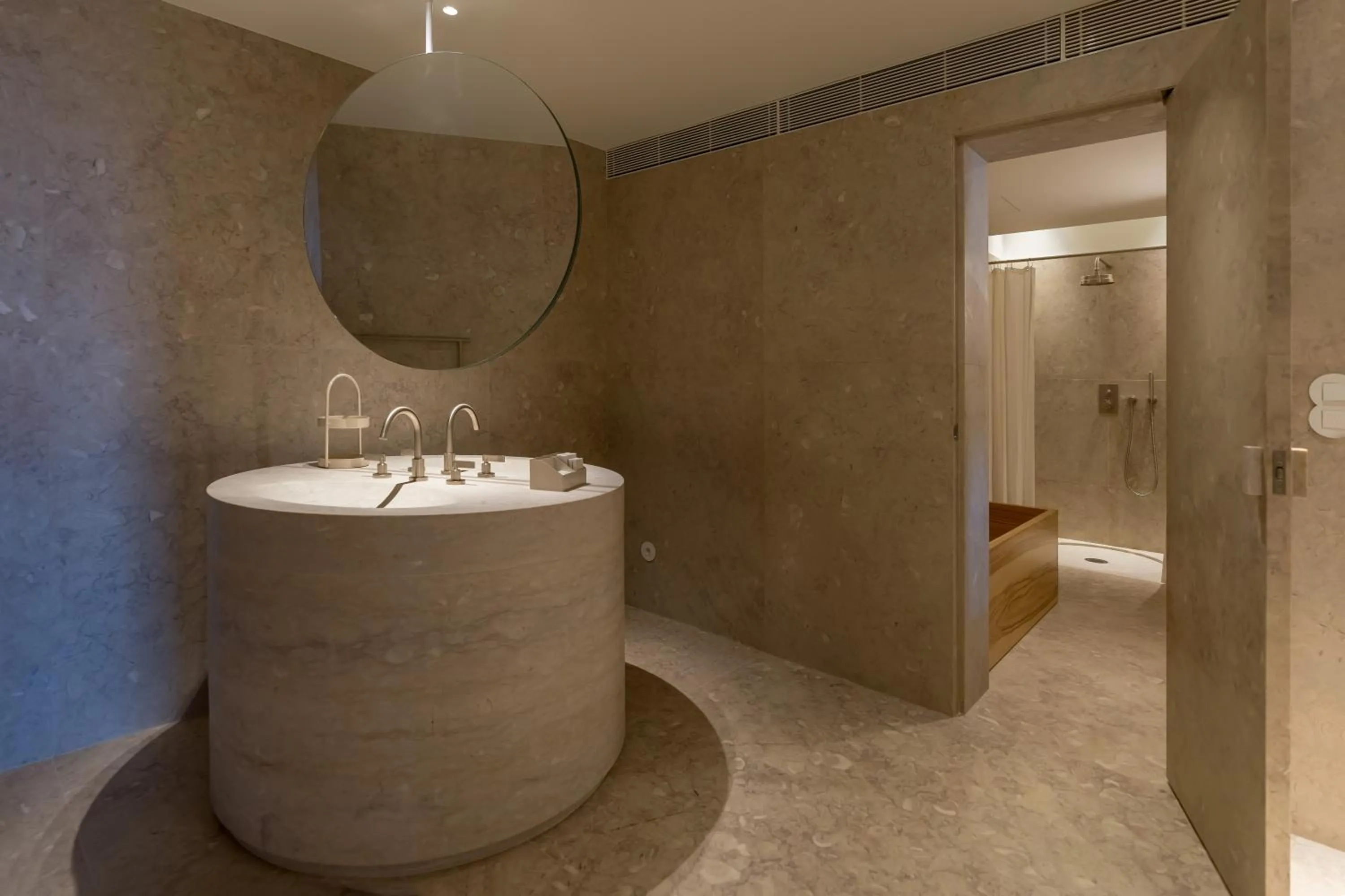 Bathroom in LIOZ Lisboa