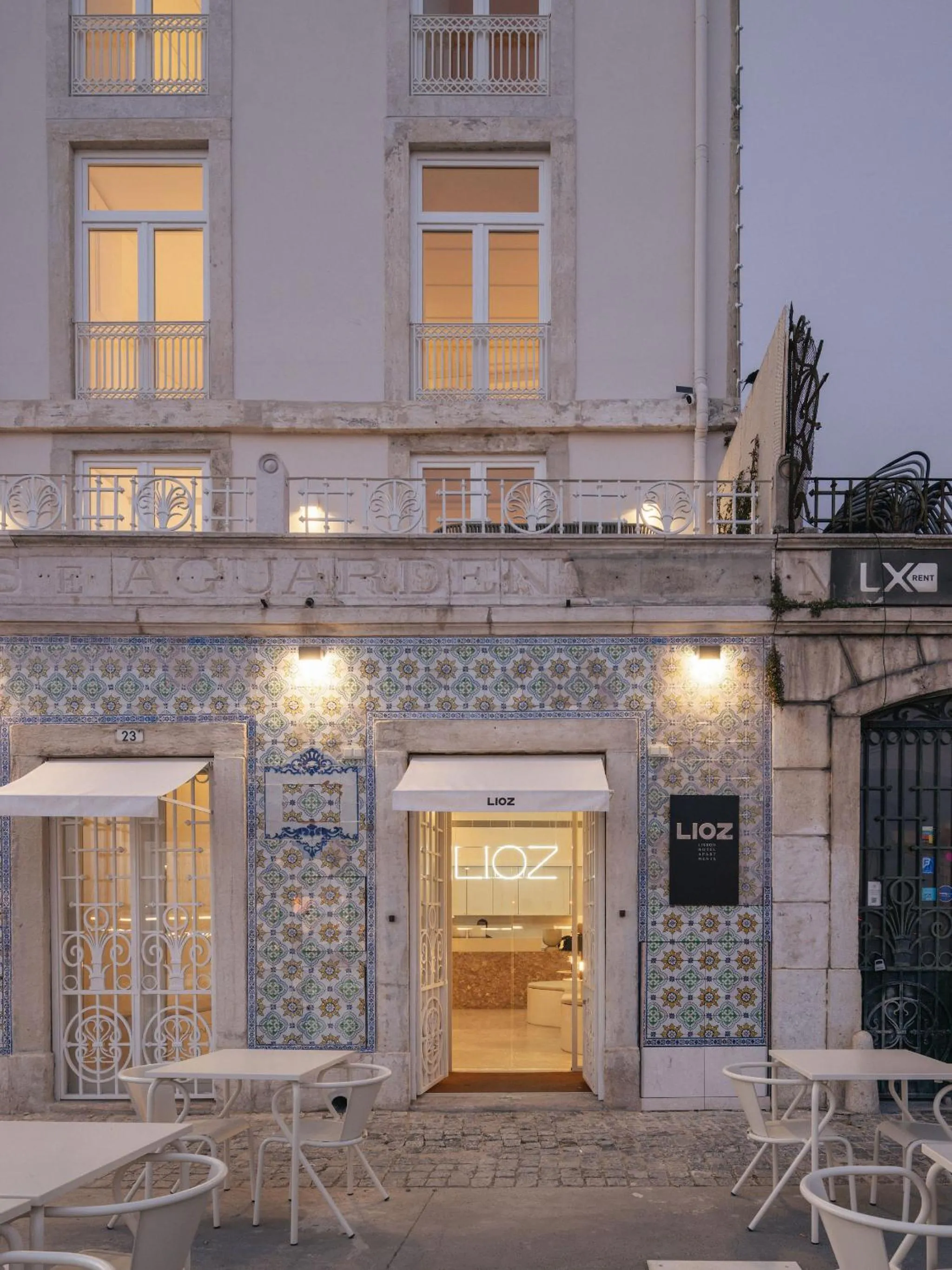 Facade/entrance in LIOZ Lisboa