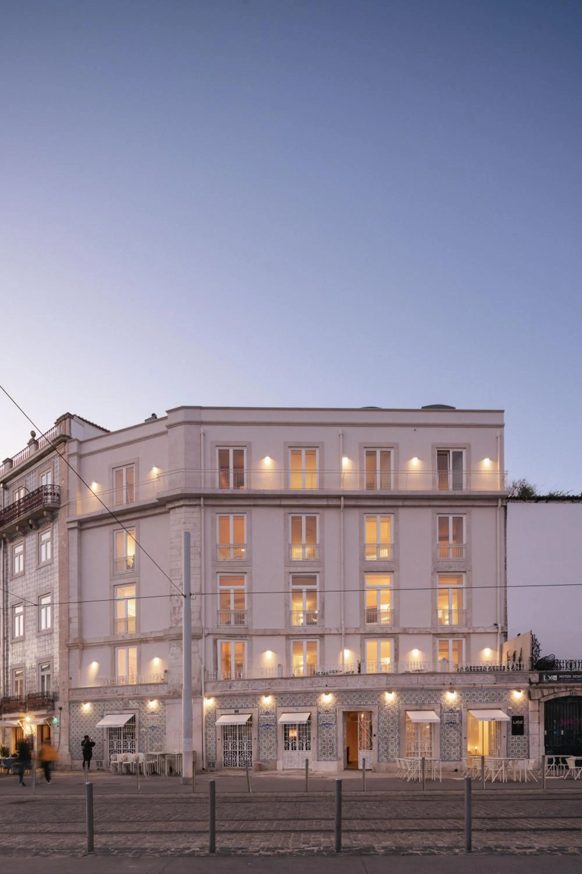 Facade/entrance in LIOZ Lisboa