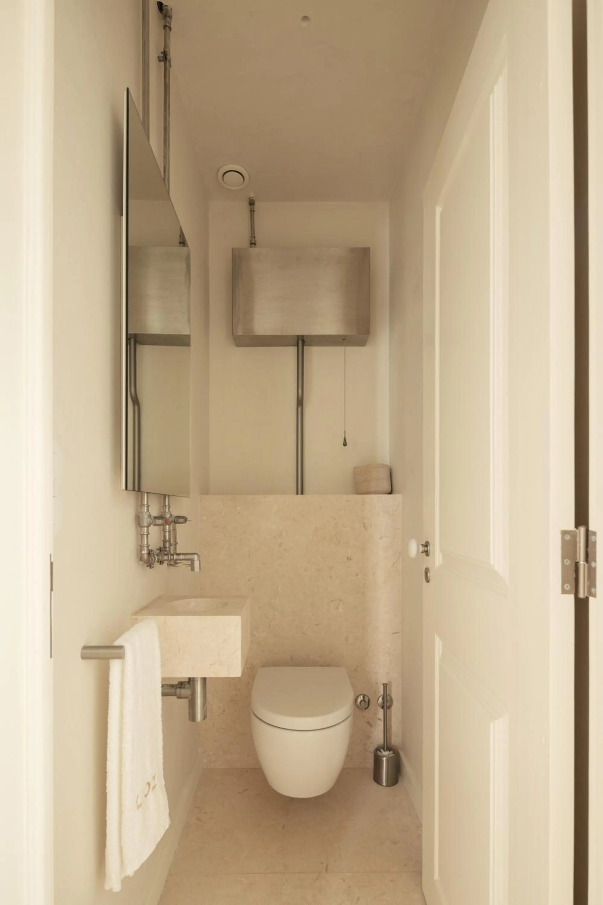 Toilet in LIOZ Lisboa