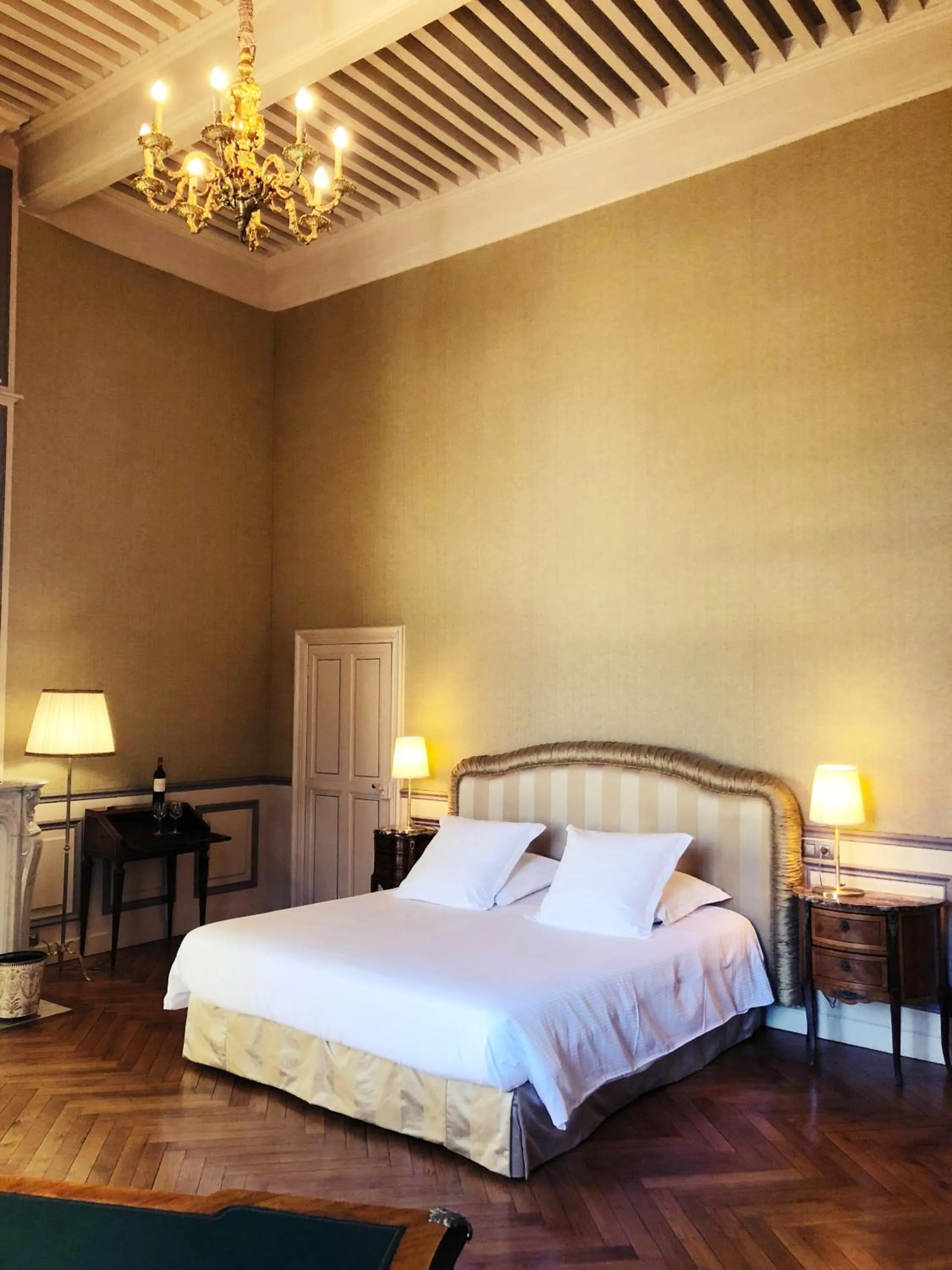 Bedroom in Chateau de Paraza