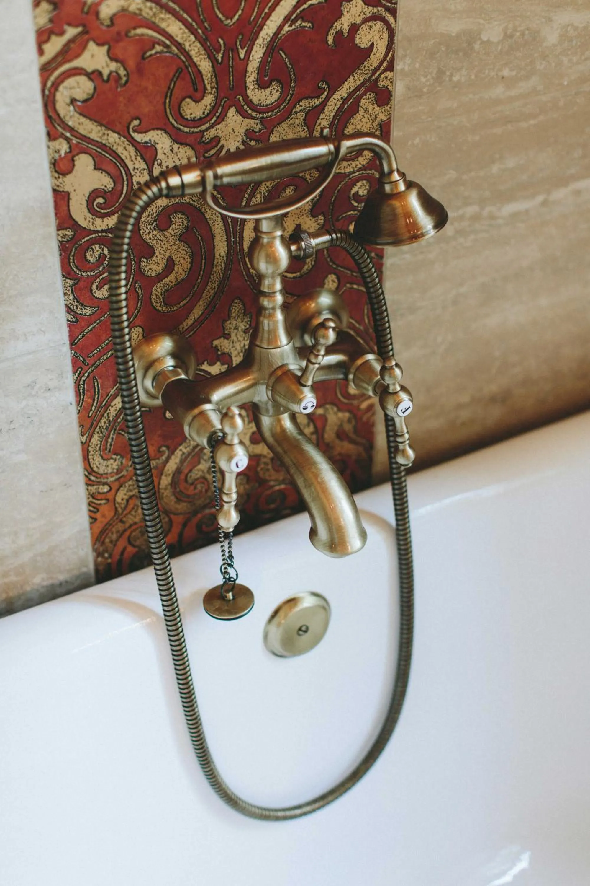 Hot Tub in Chateau de Paraza