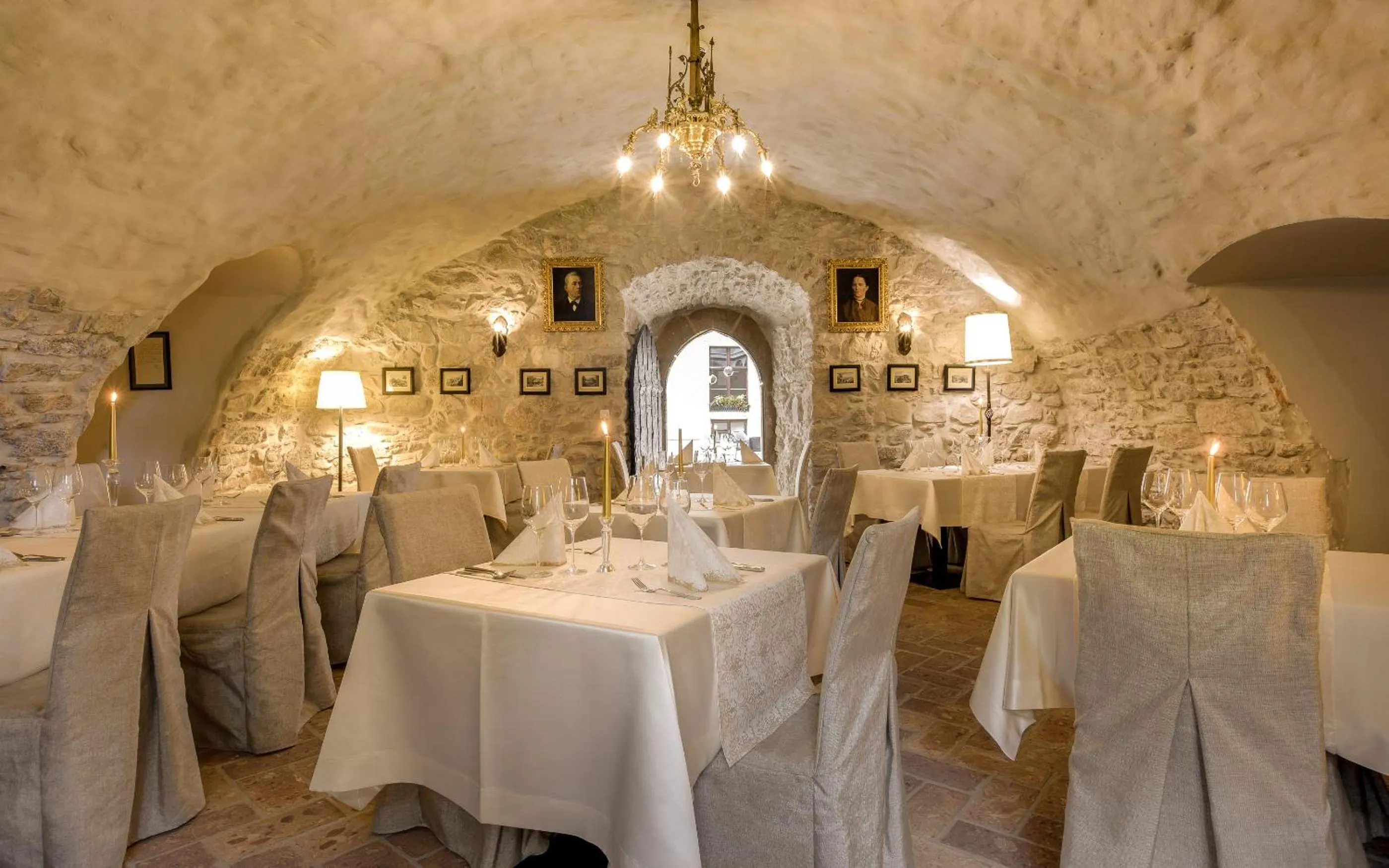 Restaurant/places to eat in Zamek Karpniki Schloss Fischbach