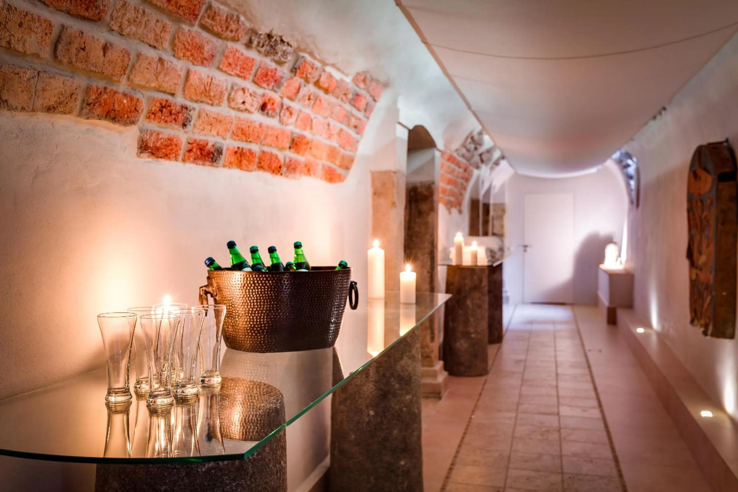 Hot Spring Bath in Zamek Karpniki Schloss Fischbach