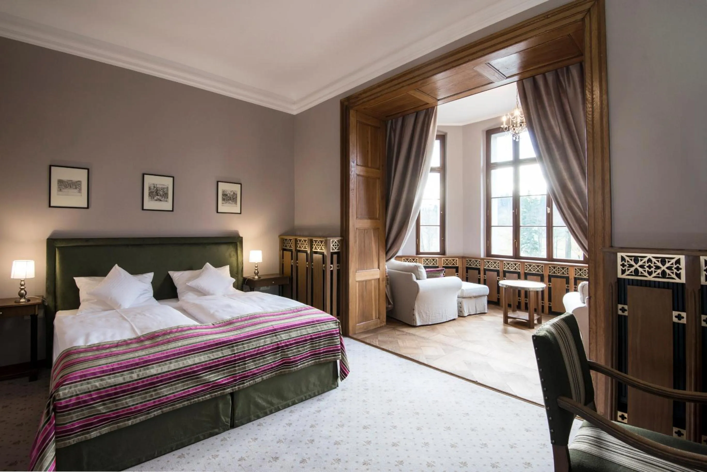 Photo of the whole room, Bed in Zamek Karpniki Schloss Fischbach