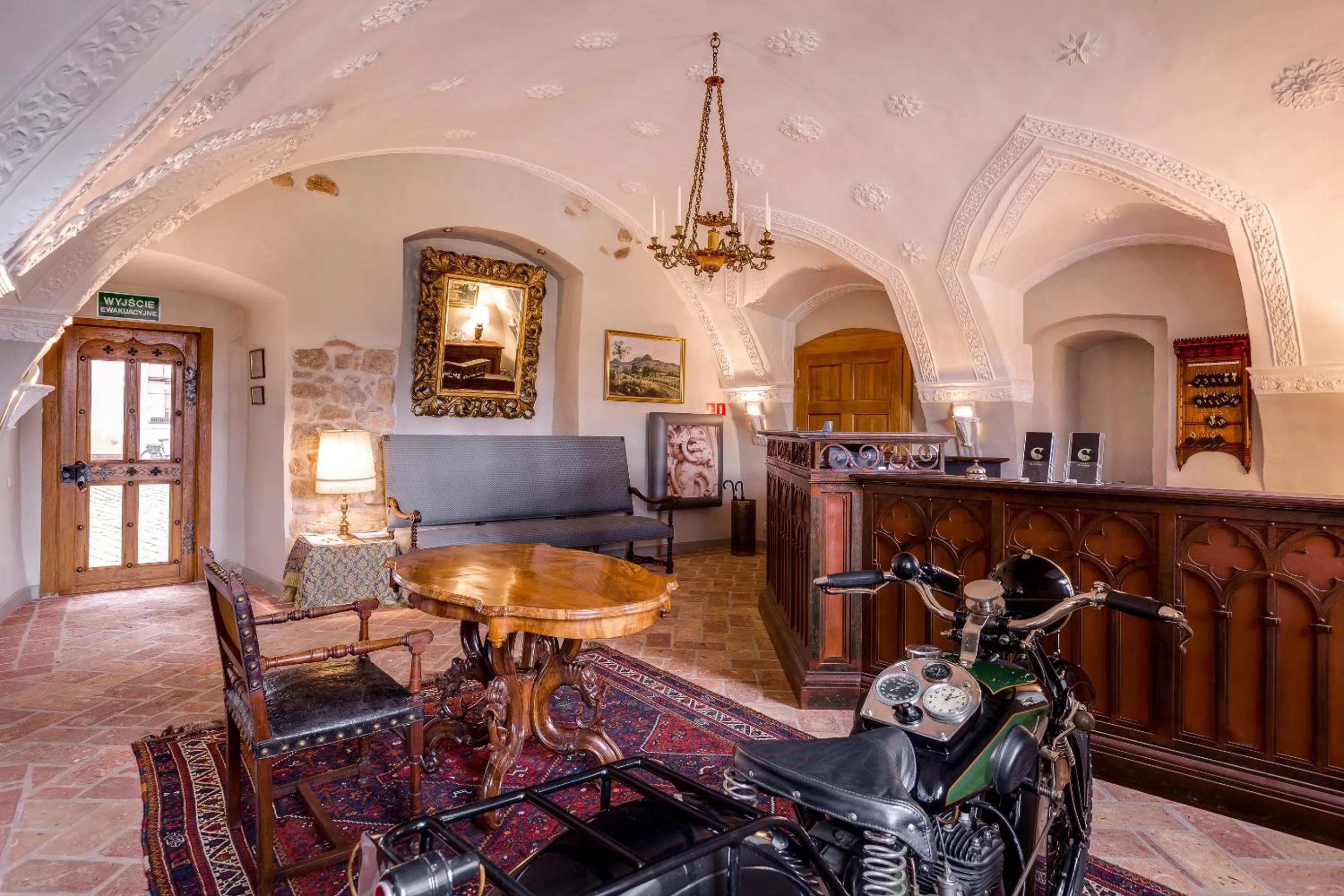 Lobby or reception in Zamek Karpniki Schloss Fischbach