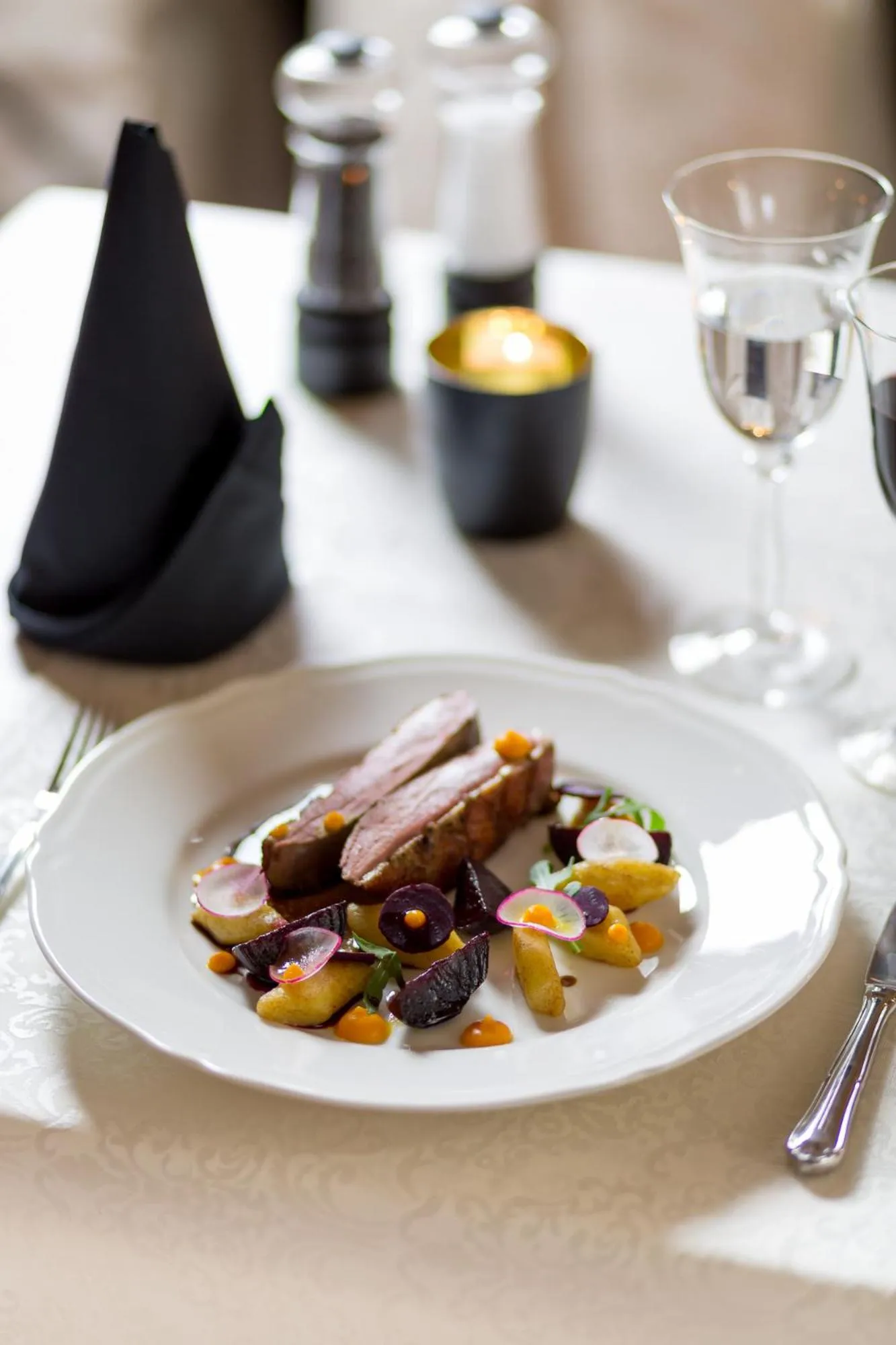 Restaurant/places to eat in Zamek Karpniki Schloss Fischbach