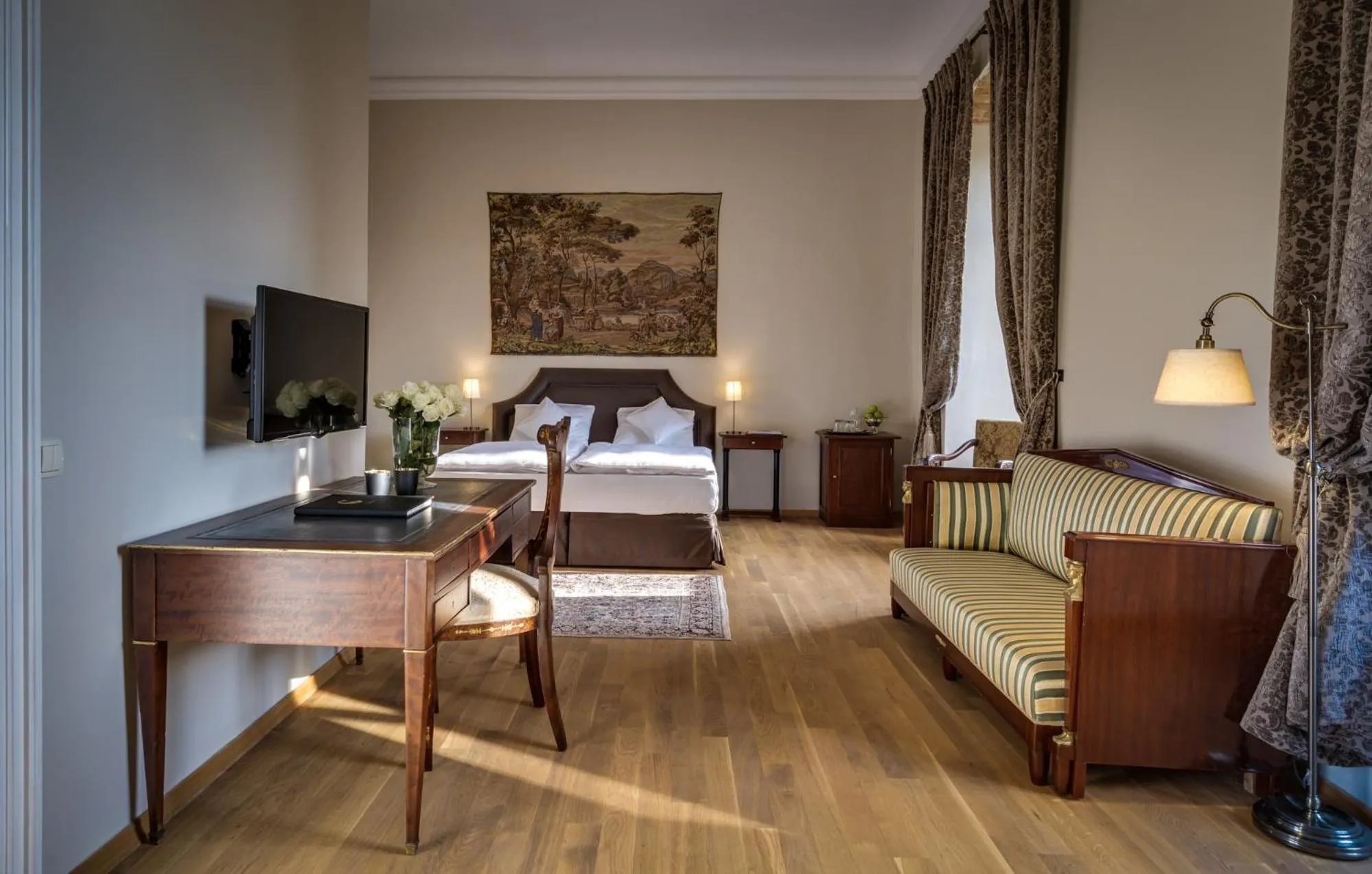 Bedroom, Bed in Zamek Karpniki Schloss Fischbach