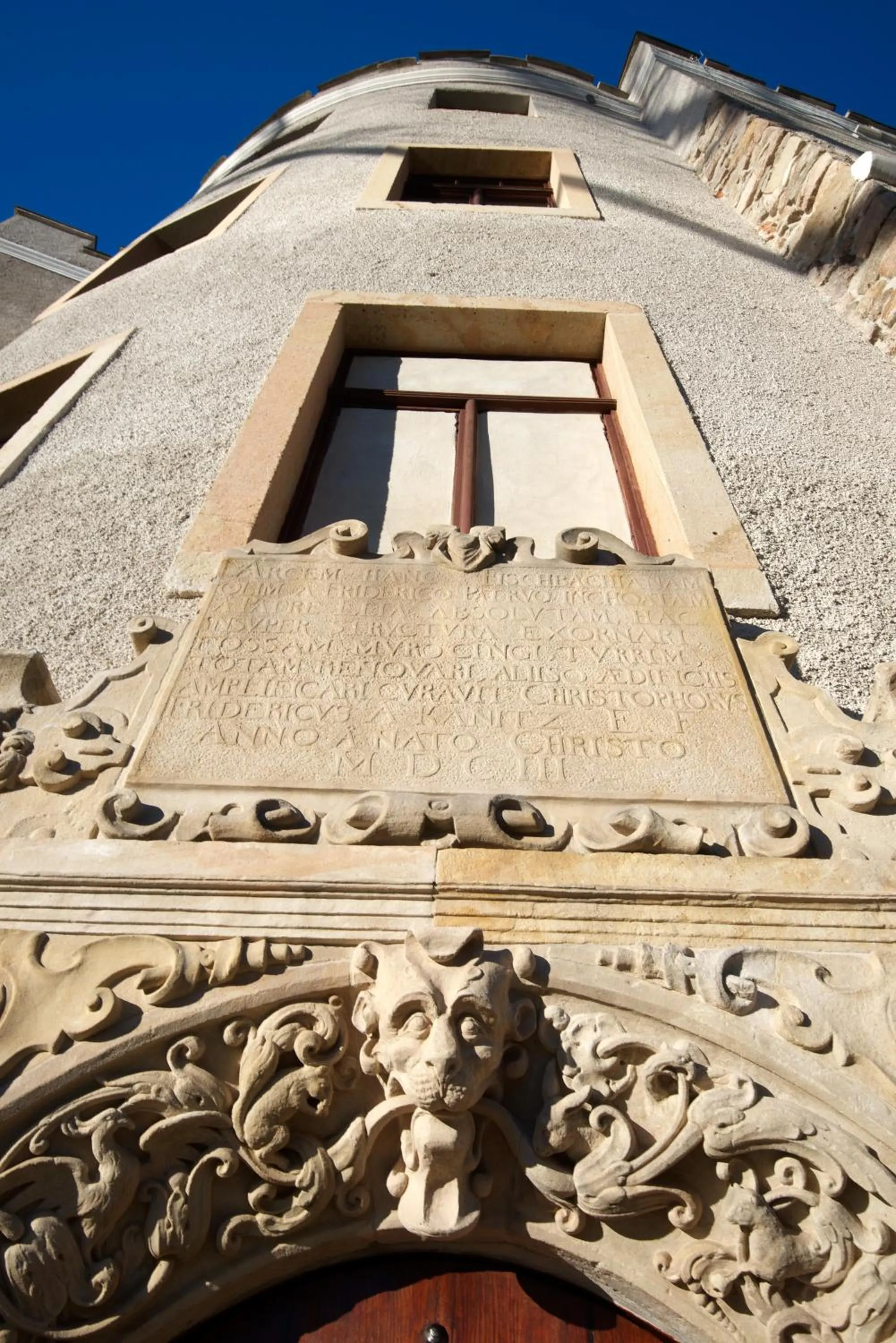 Decorative detail in Zamek Karpniki Schloss Fischbach