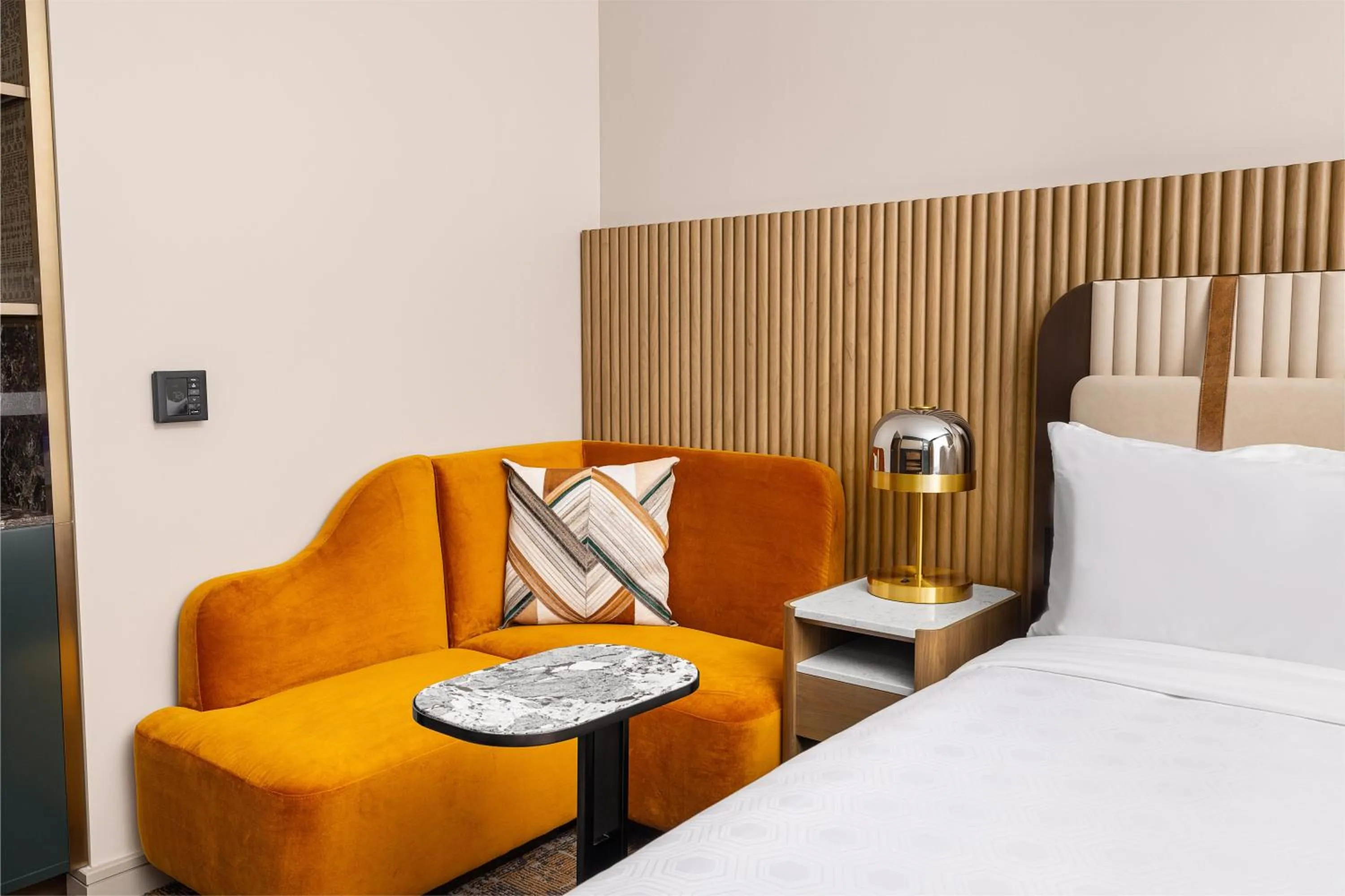 Bedroom, Bed in Hotel Phoenix Atlanta