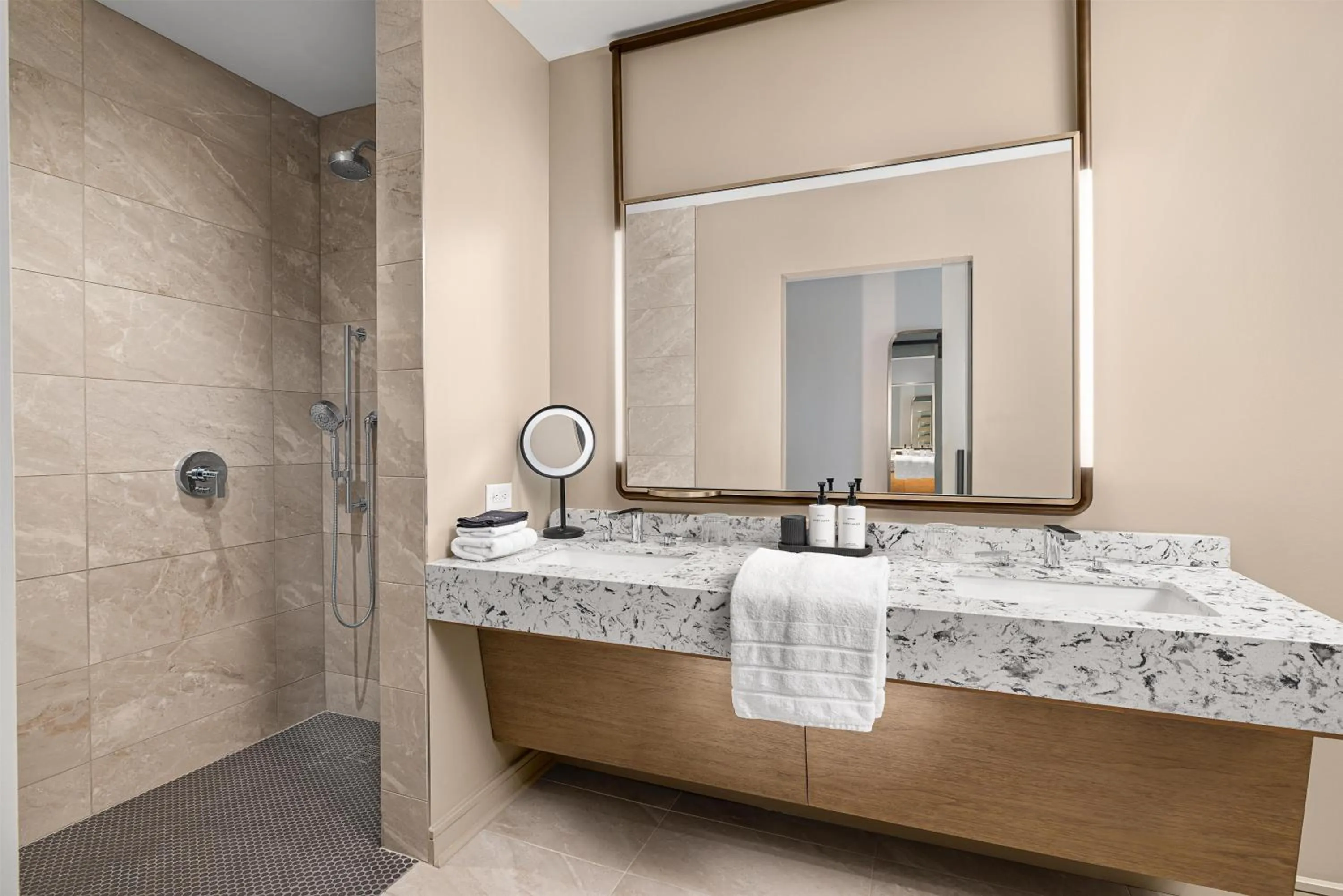 Bathroom in Hotel Phoenix Atlanta