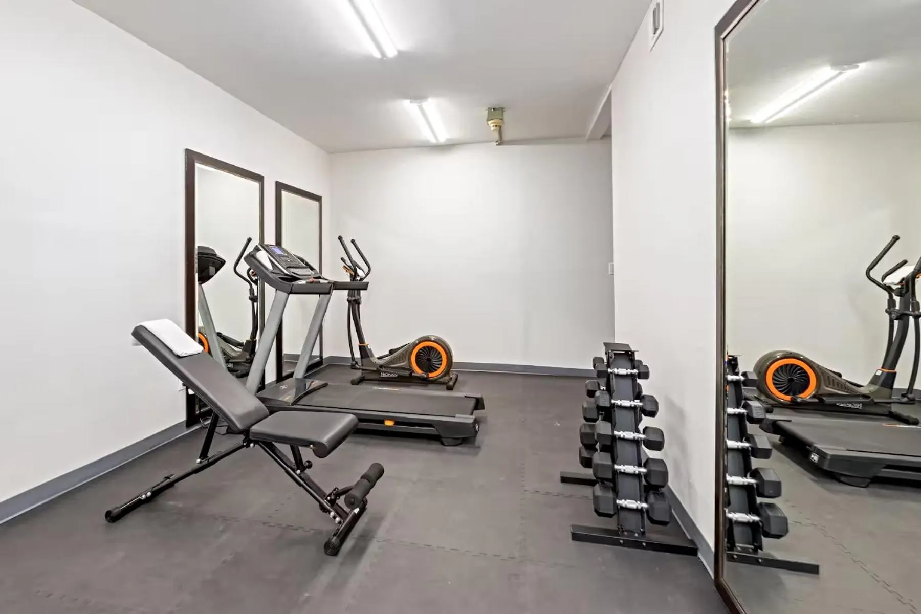 Fitness centre/facilities in Palm Tree Inn Altamonte Springs Orlando