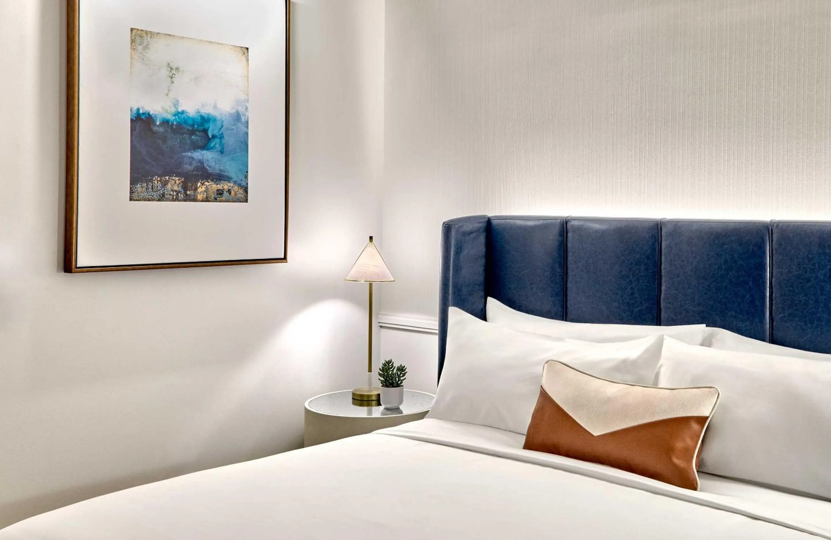 Bedroom, Bed in Omni Fort Lauderdale Hotel