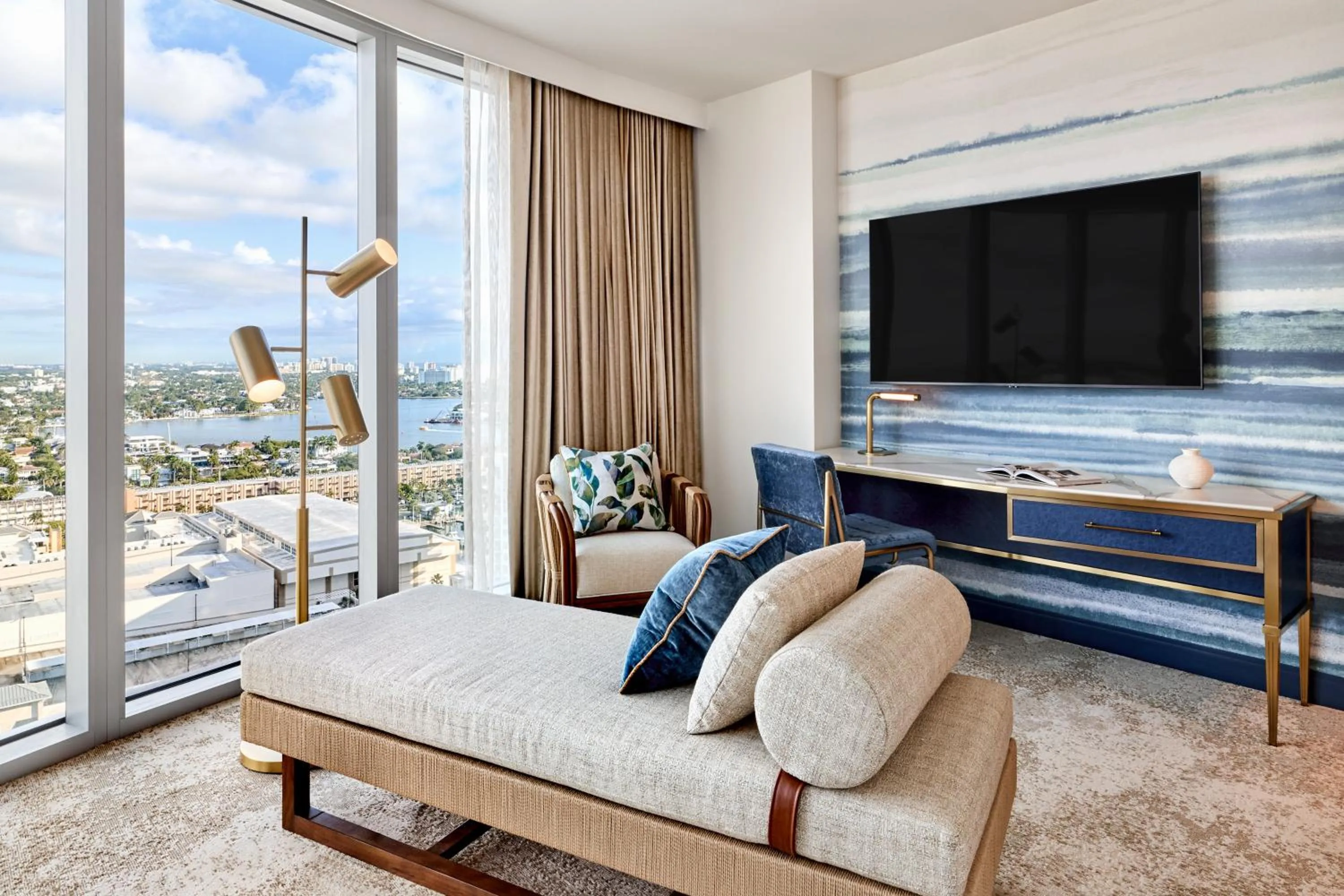 Property building in Omni Fort Lauderdale Hotel