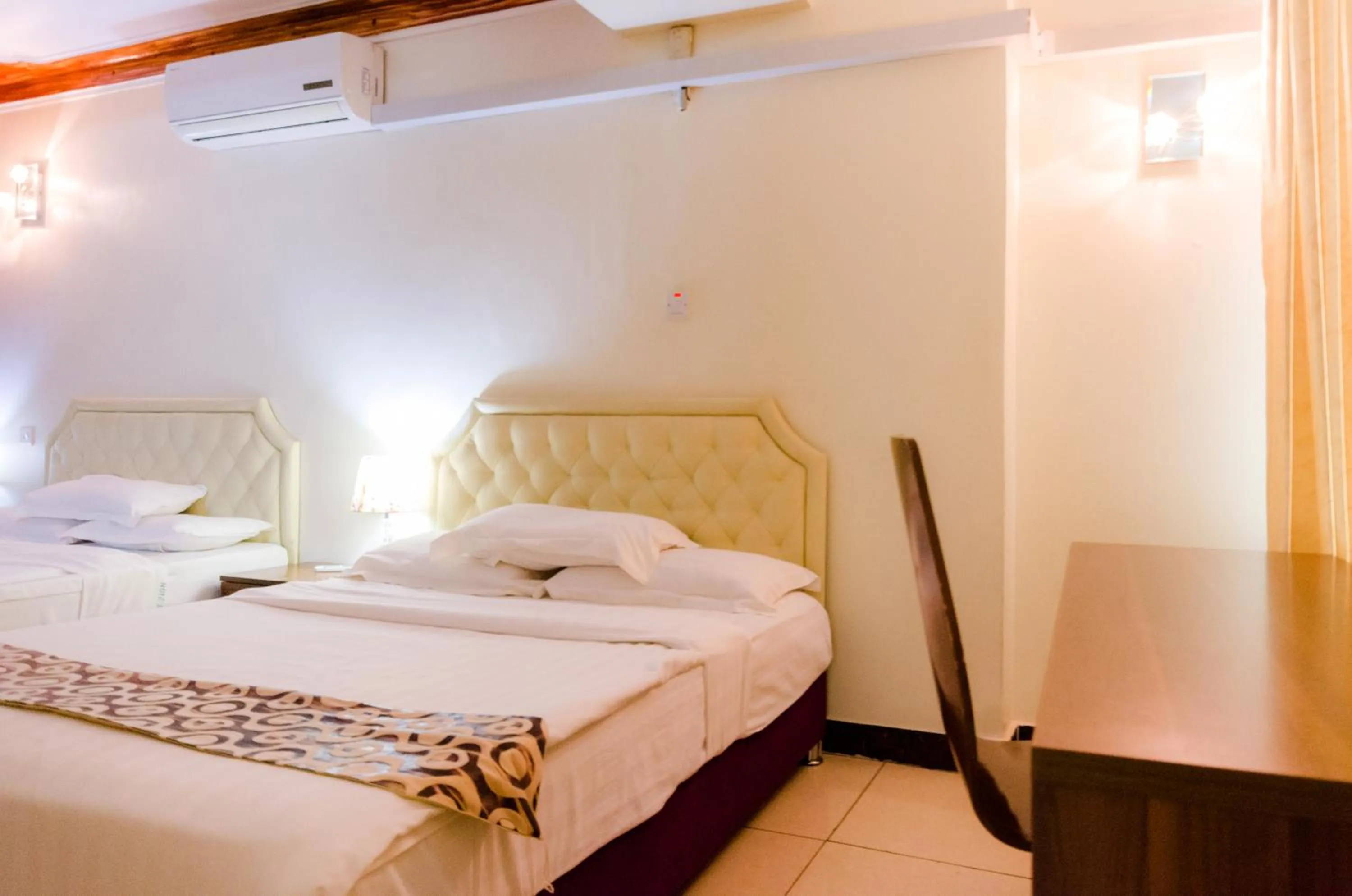 Bedroom, Bed in Mt. Zion Hotel