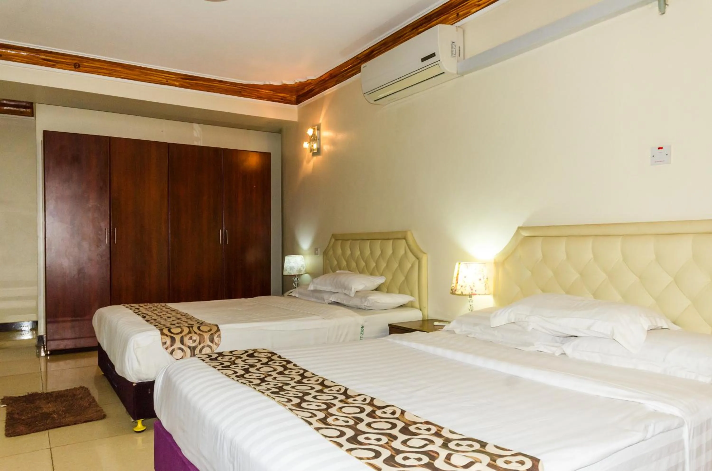 Bedroom, Bed in Mt. Zion Hotel